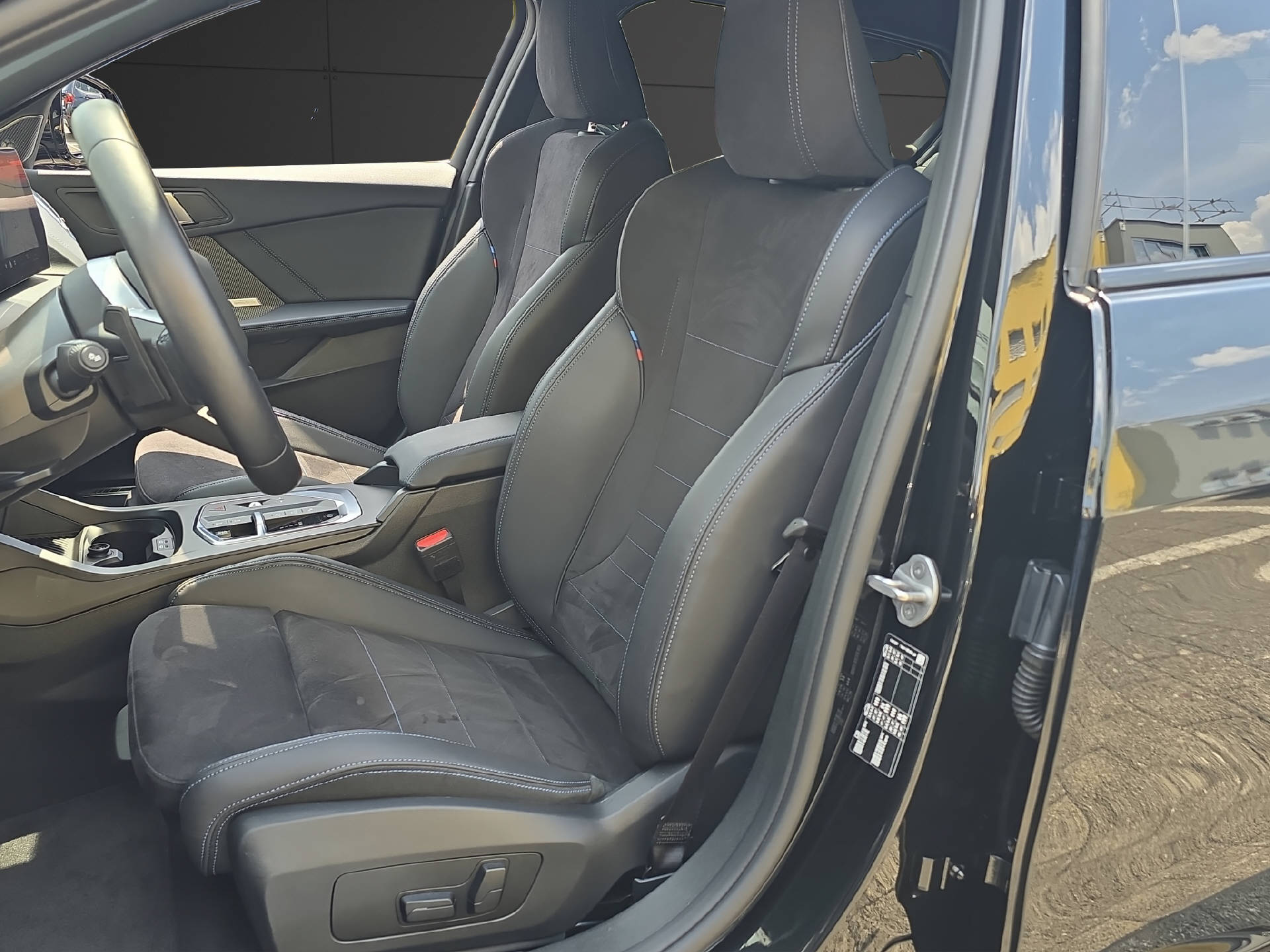 BMW 120i M Sport ** 5 Jahre GARANTIE // Anhängerkupplung **-image-8