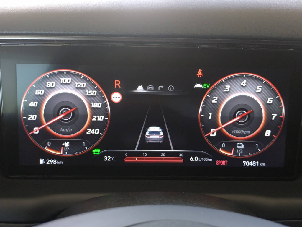 HYUNDAI TUCSON 1.6 T-GDi Hybrid N-Line 4WD-image-15