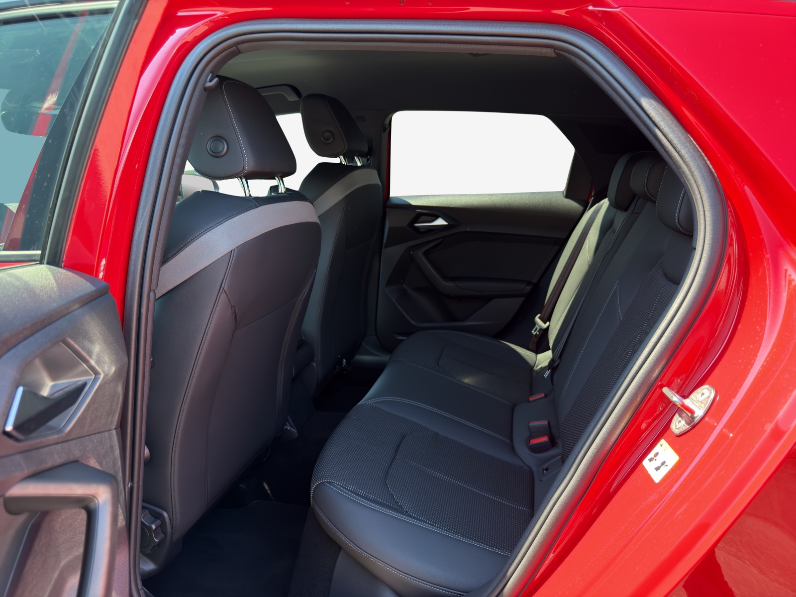 AUDI A1 Sportback 30 TFSI S Line S-tronic-image-11