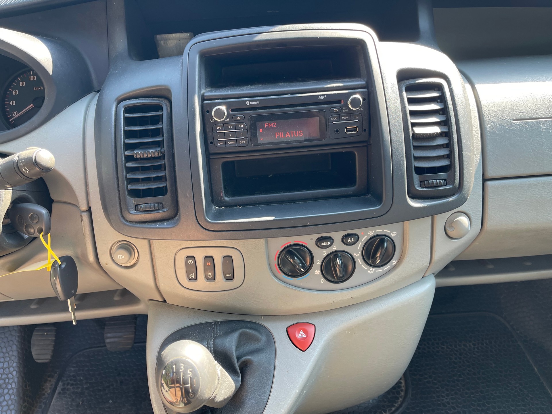 OPEL Vivaro 2.0 CDTI 2.9t L1H1-image-10