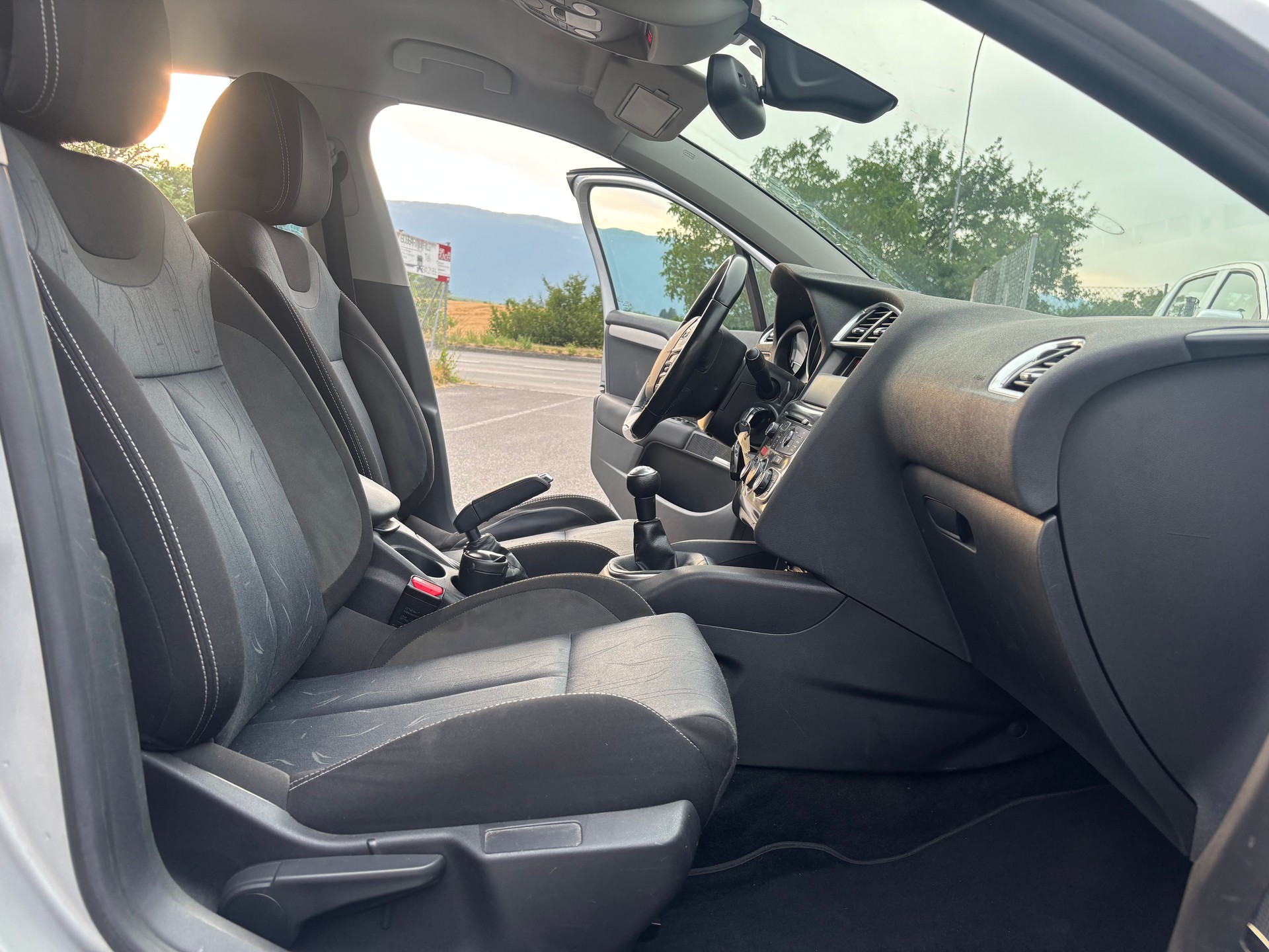 CITROEN C4 Berline 1.6 VTi Séduction-image-11