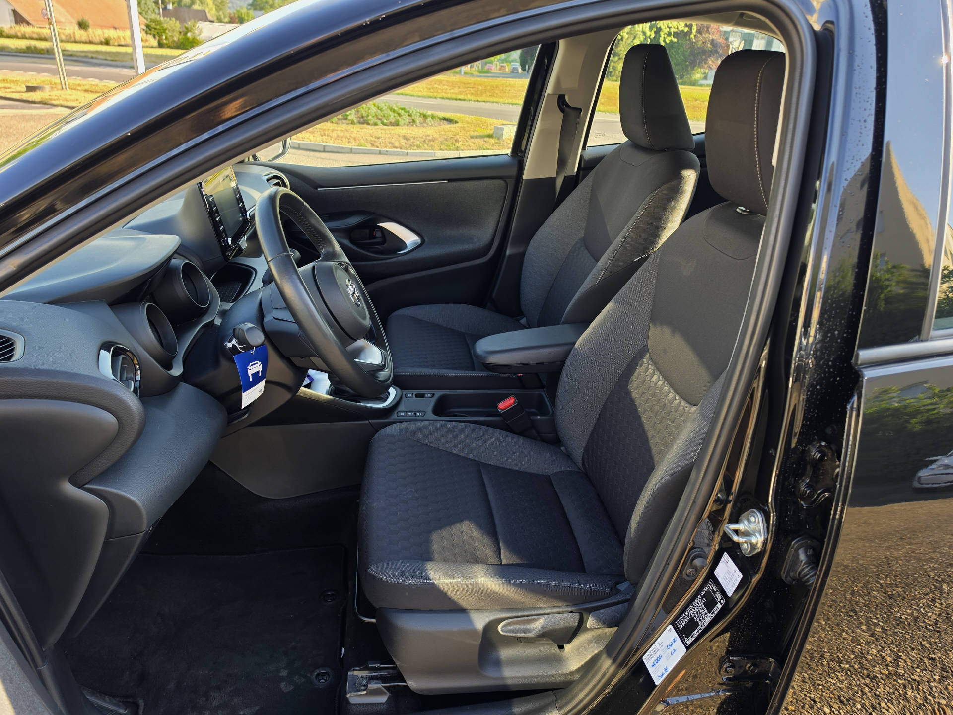 TOYOTA Yaris 1.5 VVT-i HSD Trend-image-8