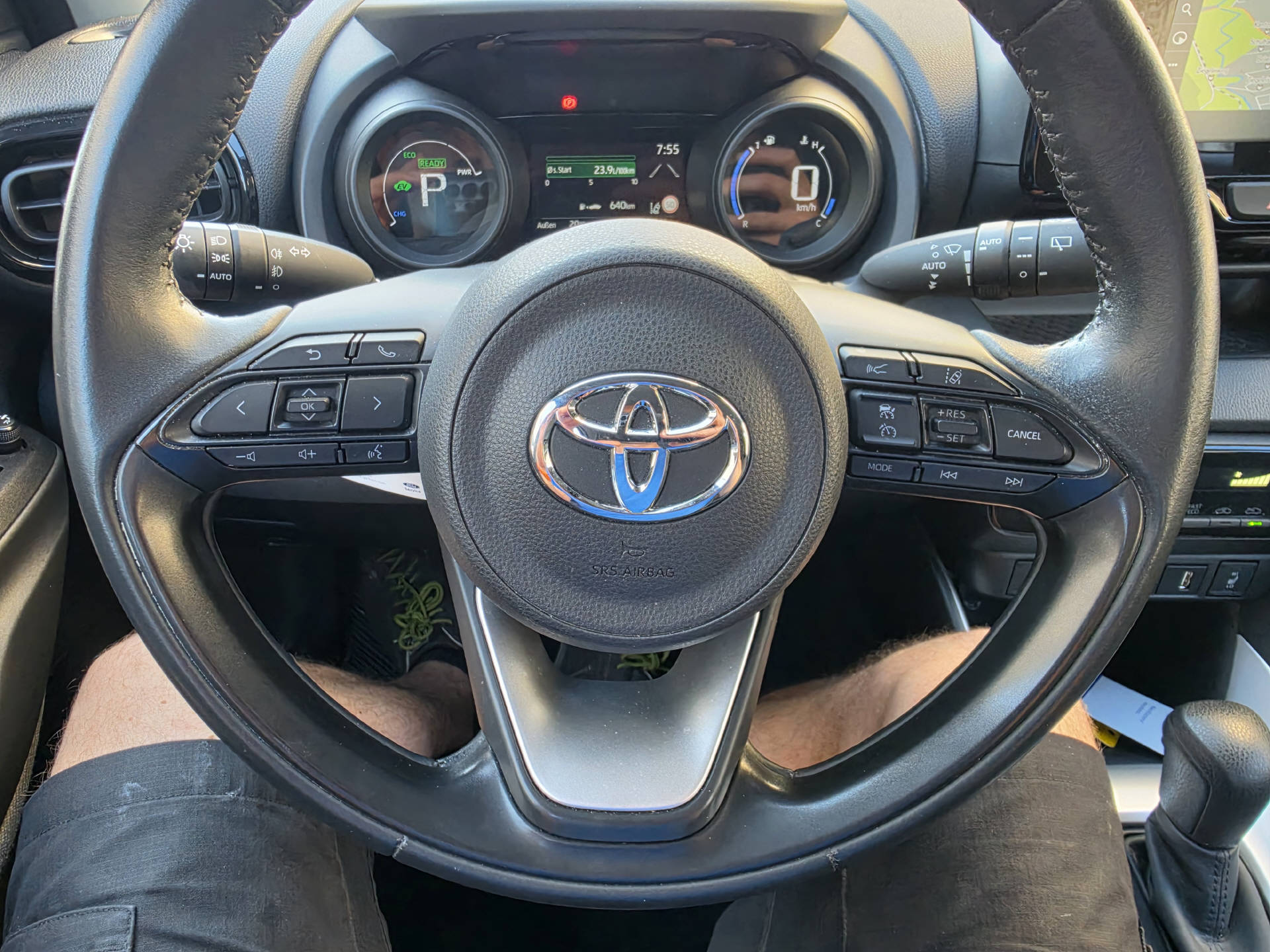 TOYOTA Yaris 1.5 VVT-i HSD Trend-image-18