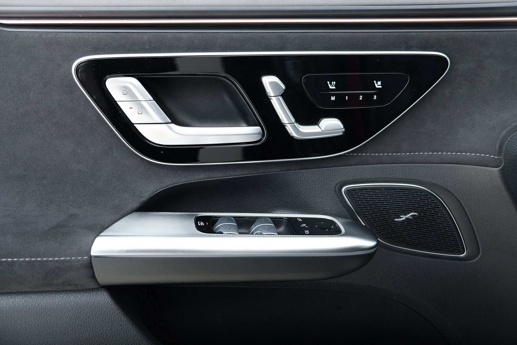 MERCEDES-BENZ EQE 53 AMG 4 Matic+-image-9