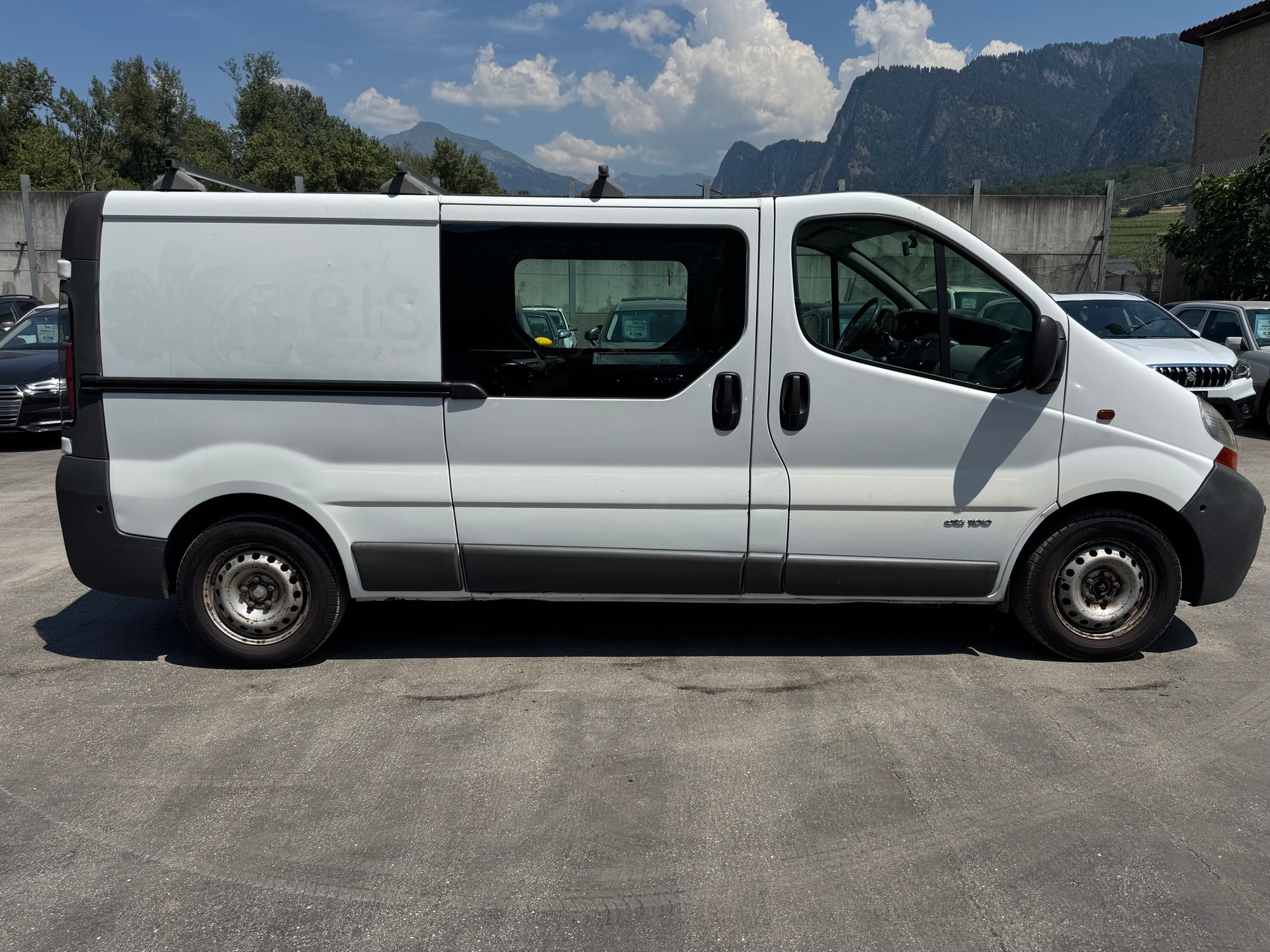 RENAULT Trafic 1.9 dCi 100 2.9t-image-4