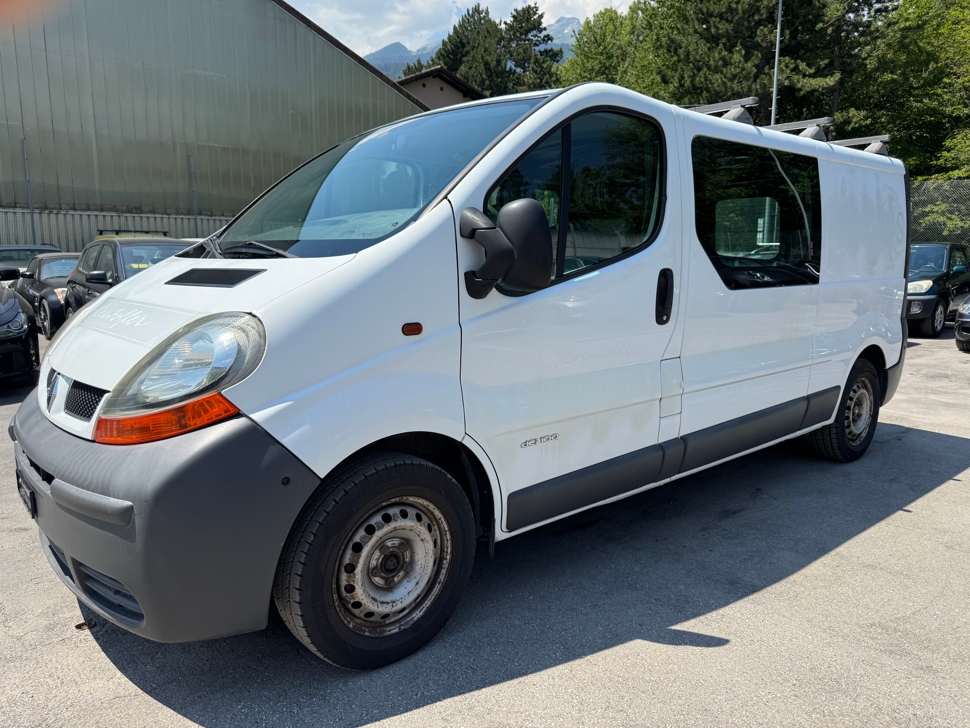 RENAULT Trafic 1.9 dCi 100 2.9t-image-9
