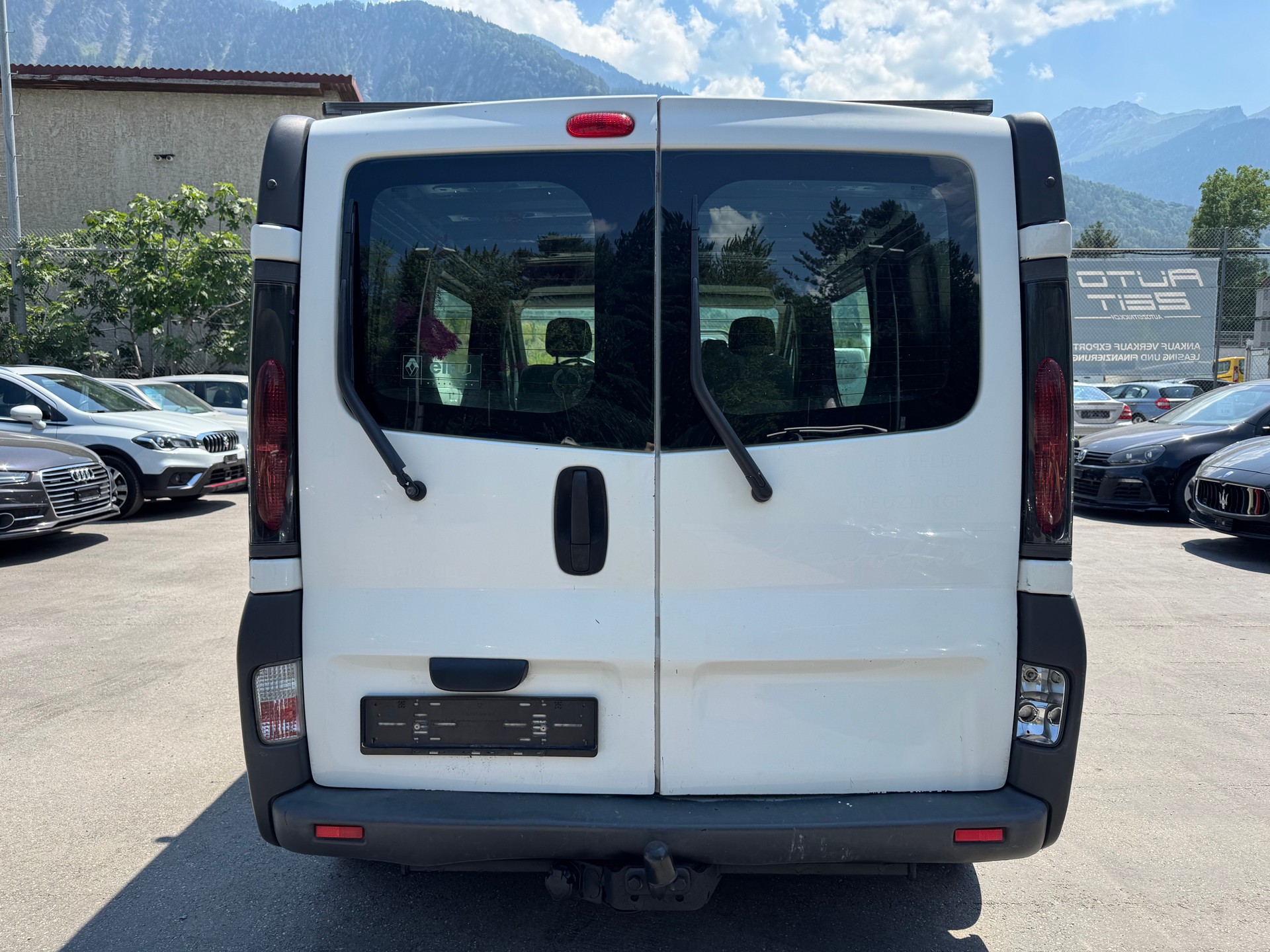 RENAULT Trafic 1.9 dCi 100 2.9t-image-3