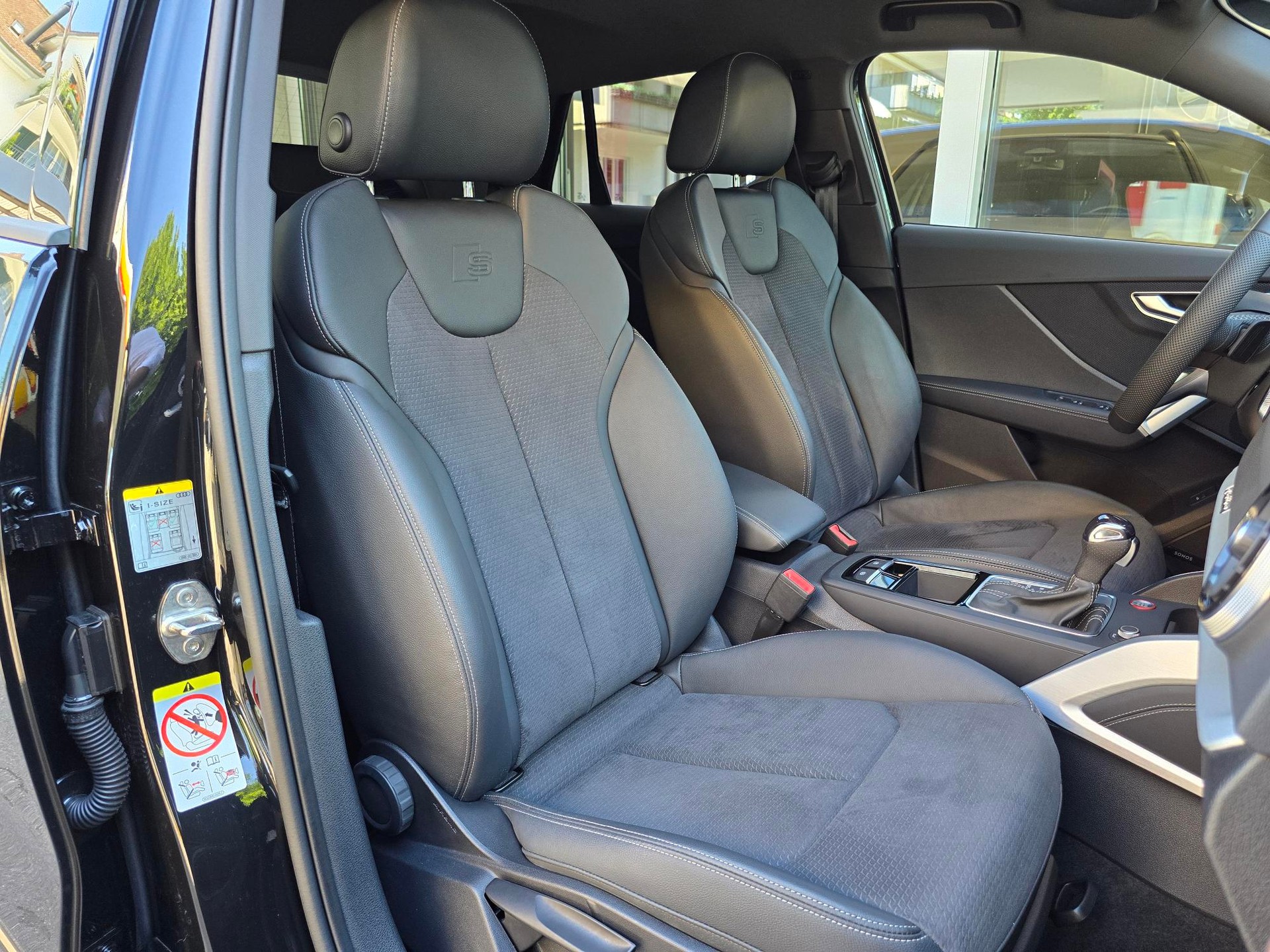 AUDI SQ2 TFSI quattro S-tronic-image-7