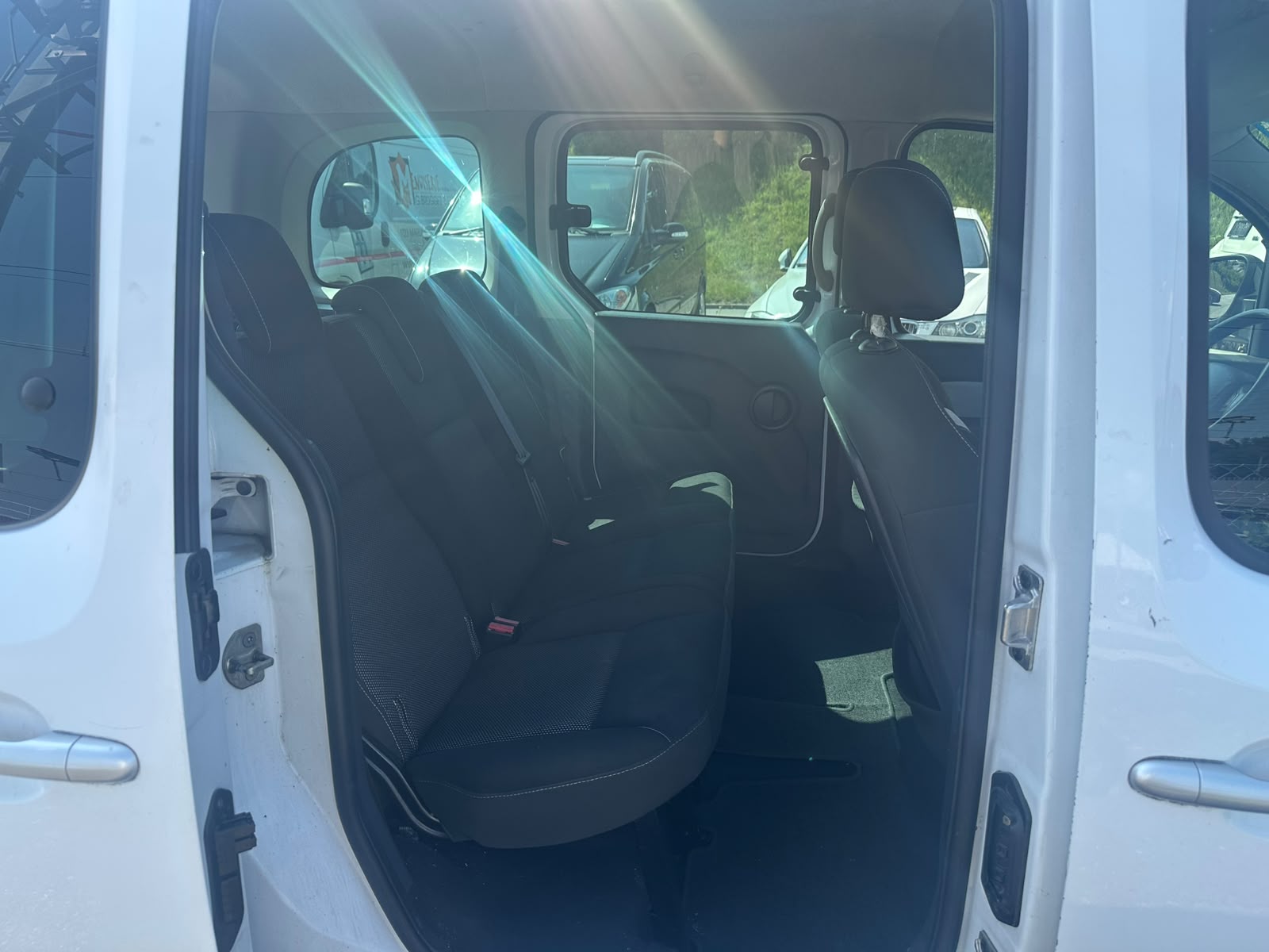 RENAULT Kangoo 1.5 dCi Expression-image-8