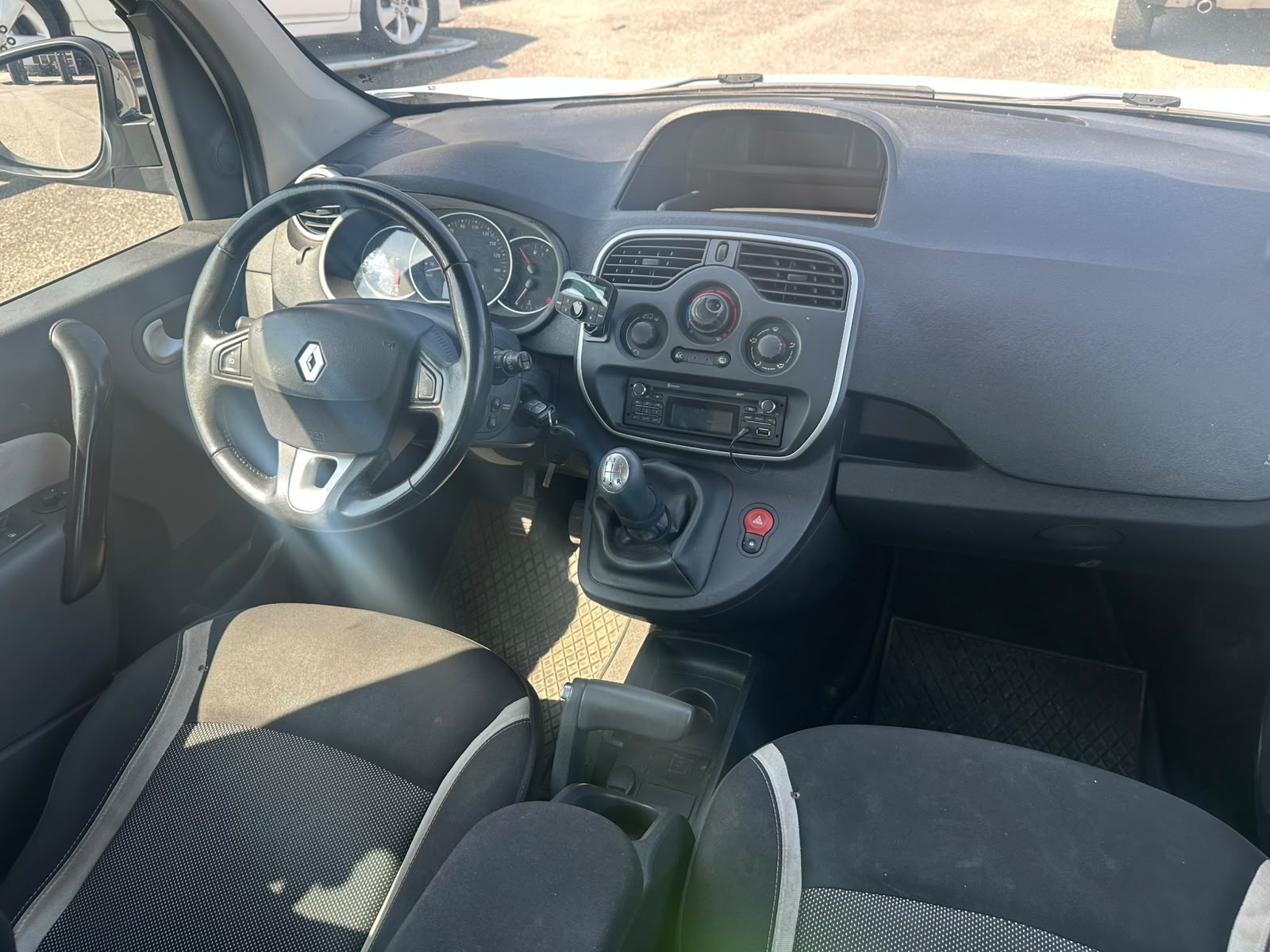 RENAULT Kangoo 1.5 dCi Expression-image-7