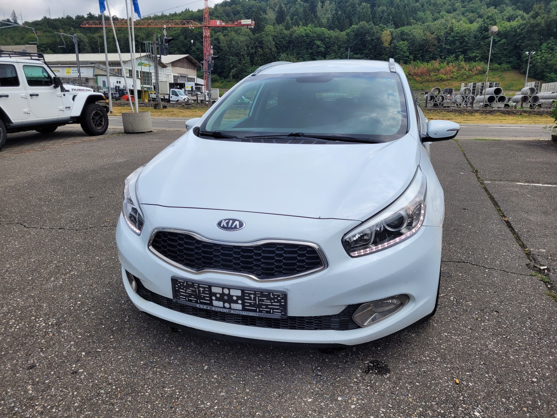 KIA Cee'd 1.6 CRDi Trend-image-0