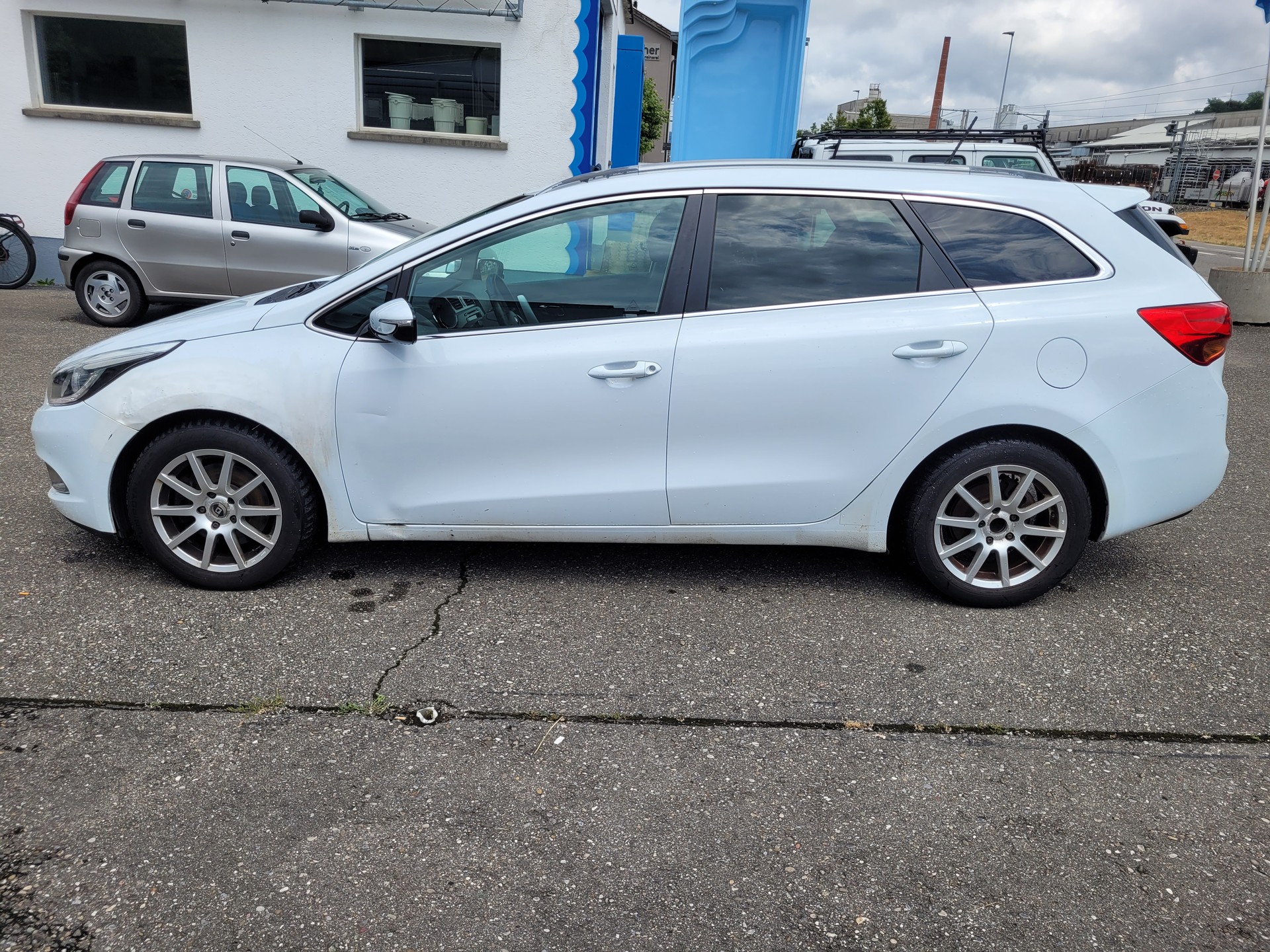 KIA Cee'd 1.6 CRDi Trend-image-2