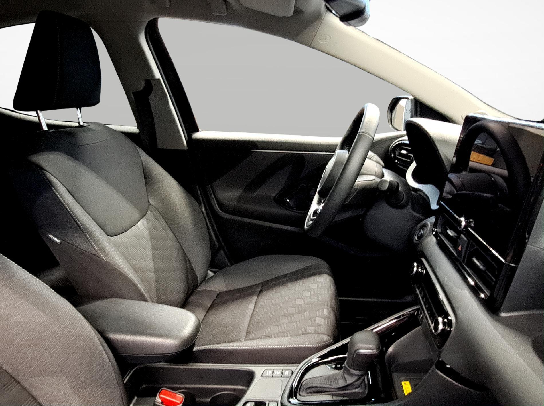 TOYOTA Yaris 1.5 VVT-i HSD Trend-image-9