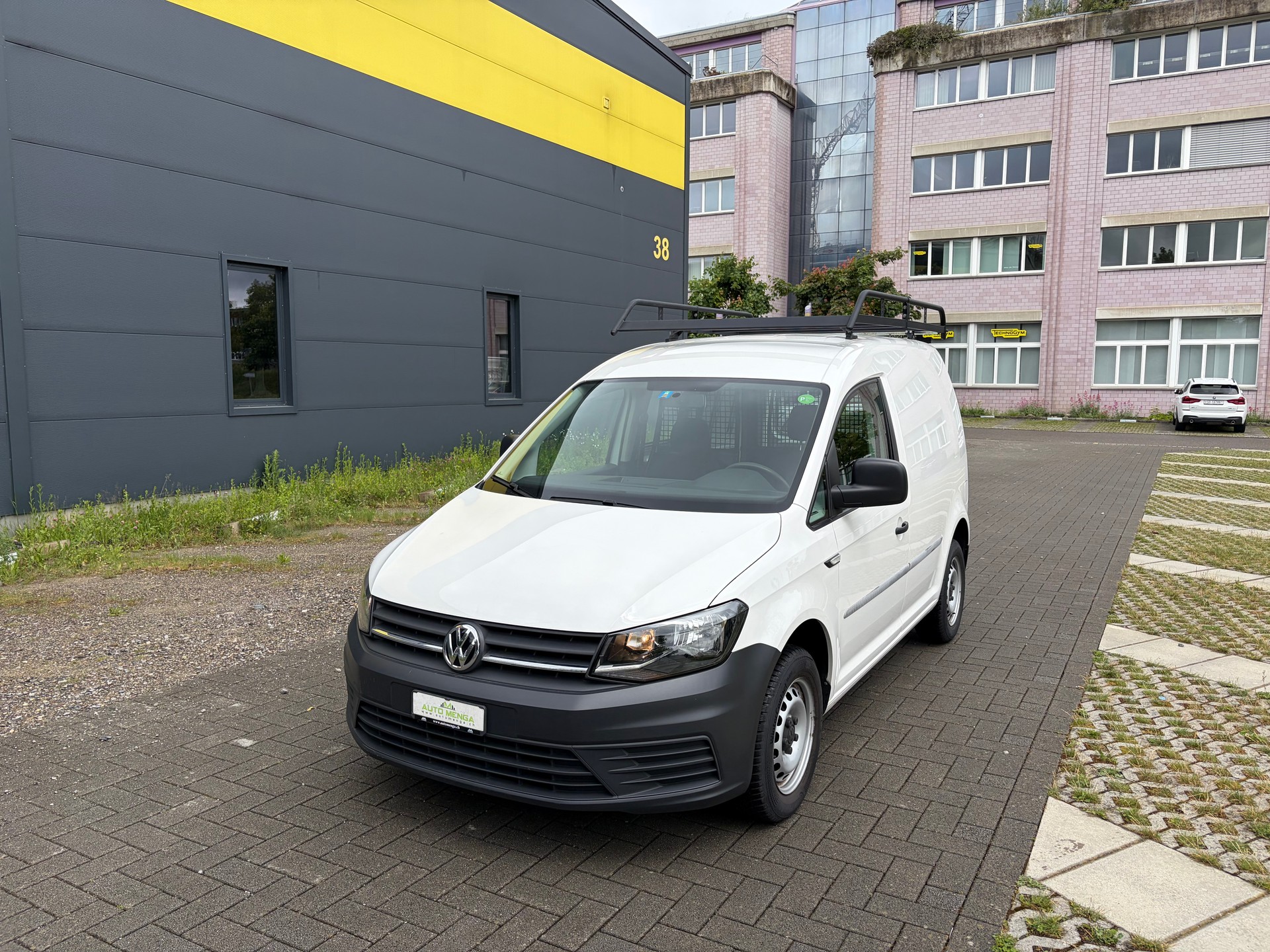VW Caddy 2.0TDI BlueMotion Technology-image-0