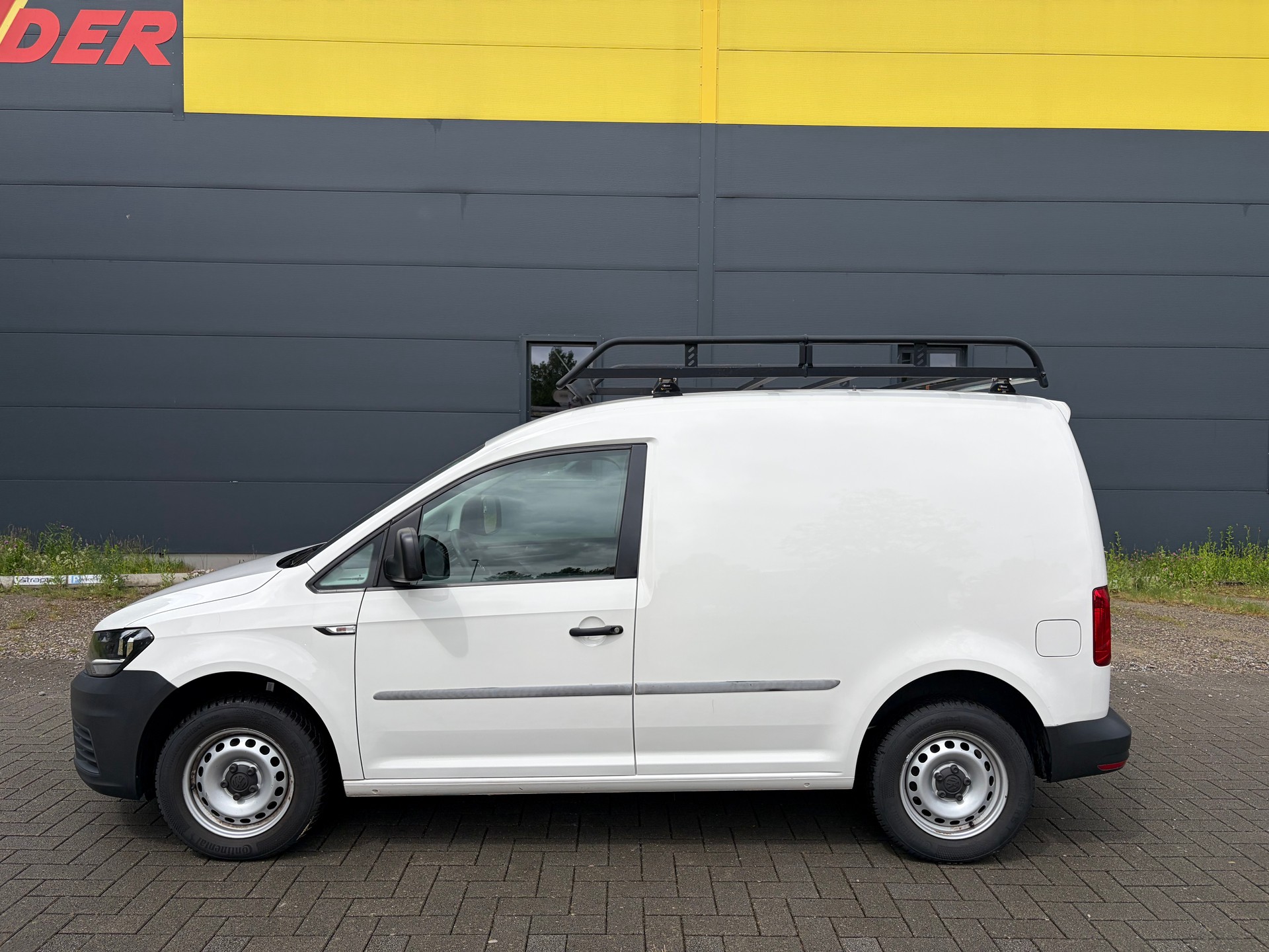 VW Caddy 2.0TDI BlueMotion Technology-image-7