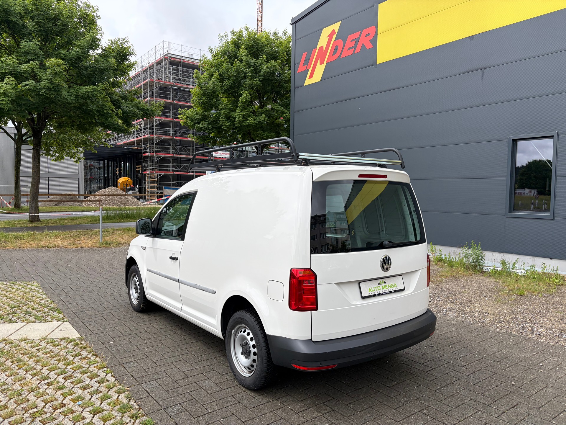 VW Caddy 2.0TDI BlueMotion Technology-image-6