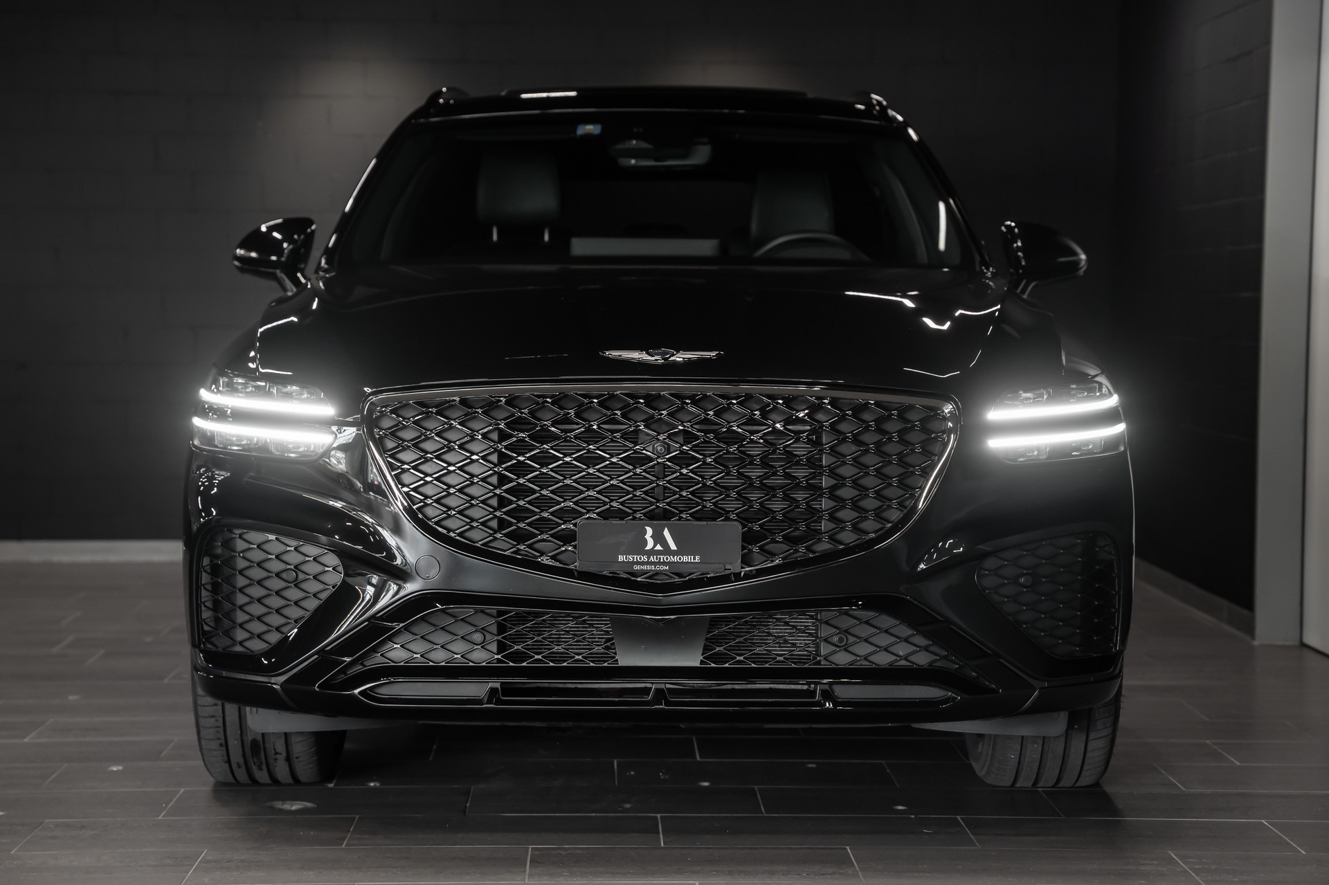 GENESIS GV70 2.5 TGDI Sport AT8 AWD / Technik Paket / Schiebedach / Werksgarantie / CH Auto / Head Up Display / 8Fach / 1.Hand-image-5