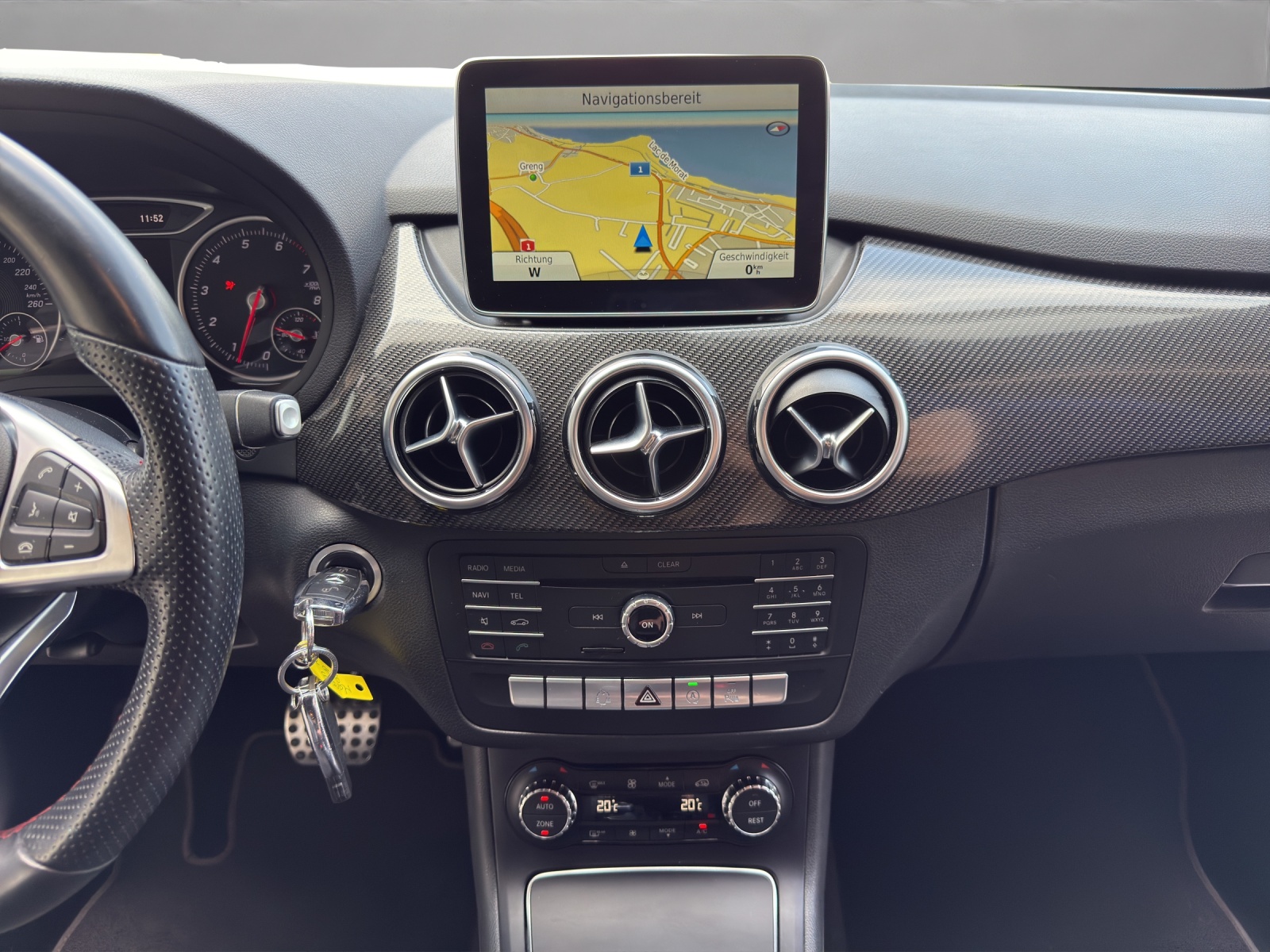 MERCEDES-BENZ B 220 AMG Line 4Matic 7G-DCT-image-14