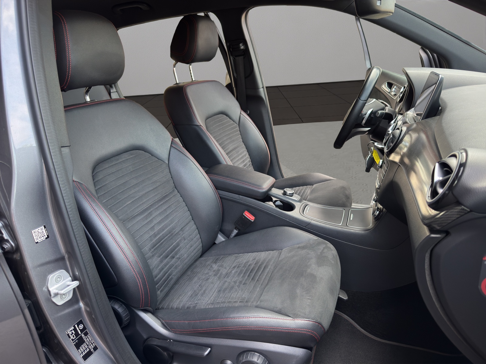 MERCEDES-BENZ B 220 AMG Line 4Matic 7G-DCT-image-16