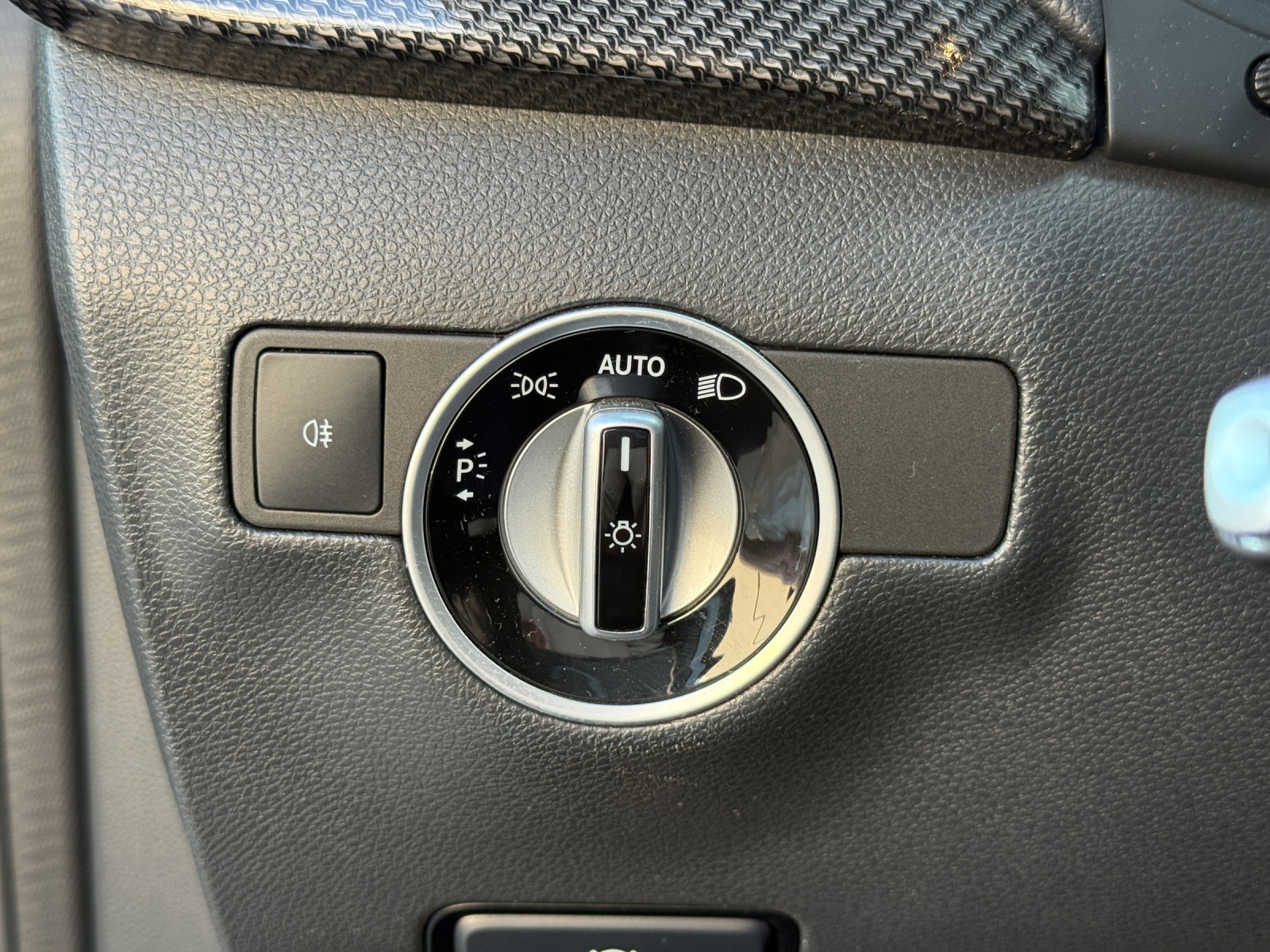MERCEDES-BENZ B 220 AMG Line 4Matic 7G-DCT-image-22