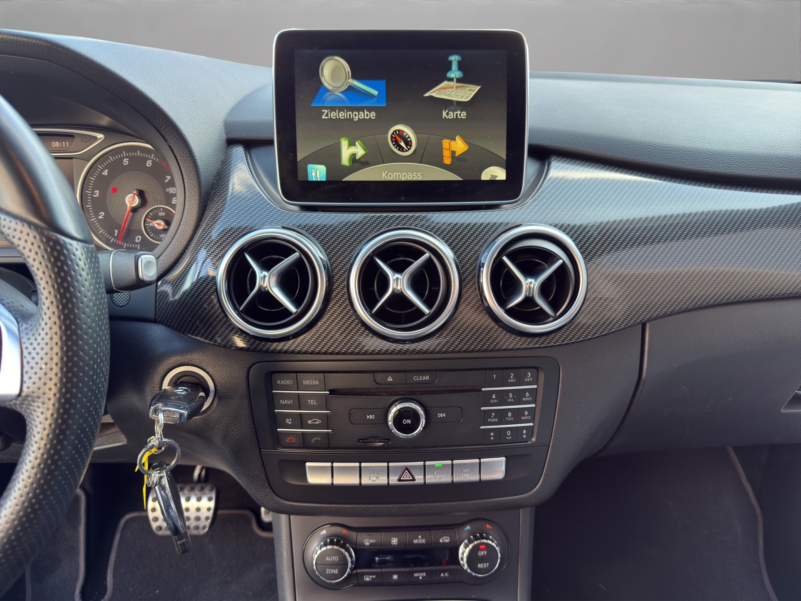 MERCEDES-BENZ B 220 AMG Line 4Matic 7G-DCT-image-14