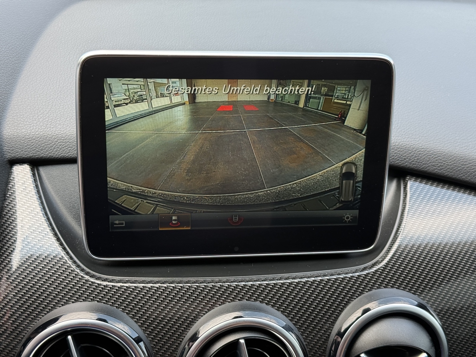 MERCEDES-BENZ B 220 AMG Line 4Matic 7G-DCT-image-24