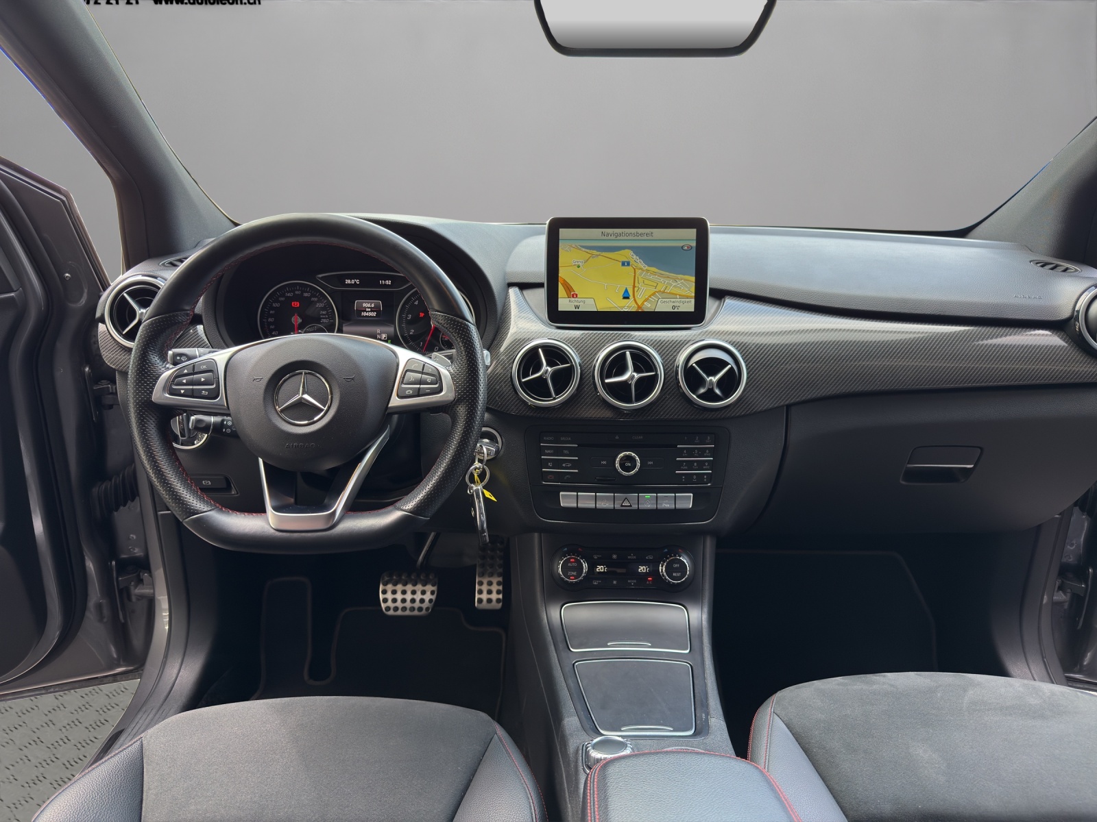 MERCEDES-BENZ B 220 AMG Line 4Matic 7G-DCT-image-13