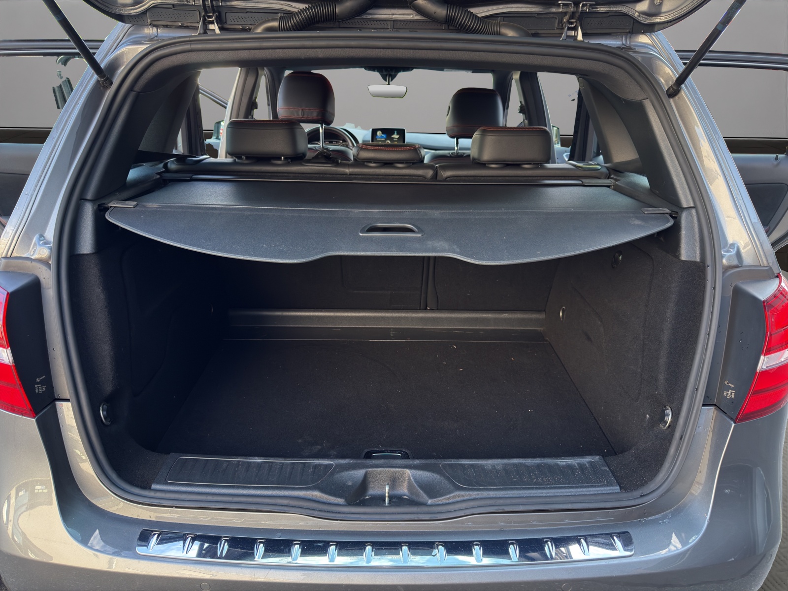 MERCEDES-BENZ B 220 AMG Line 4Matic 7G-DCT-image-18