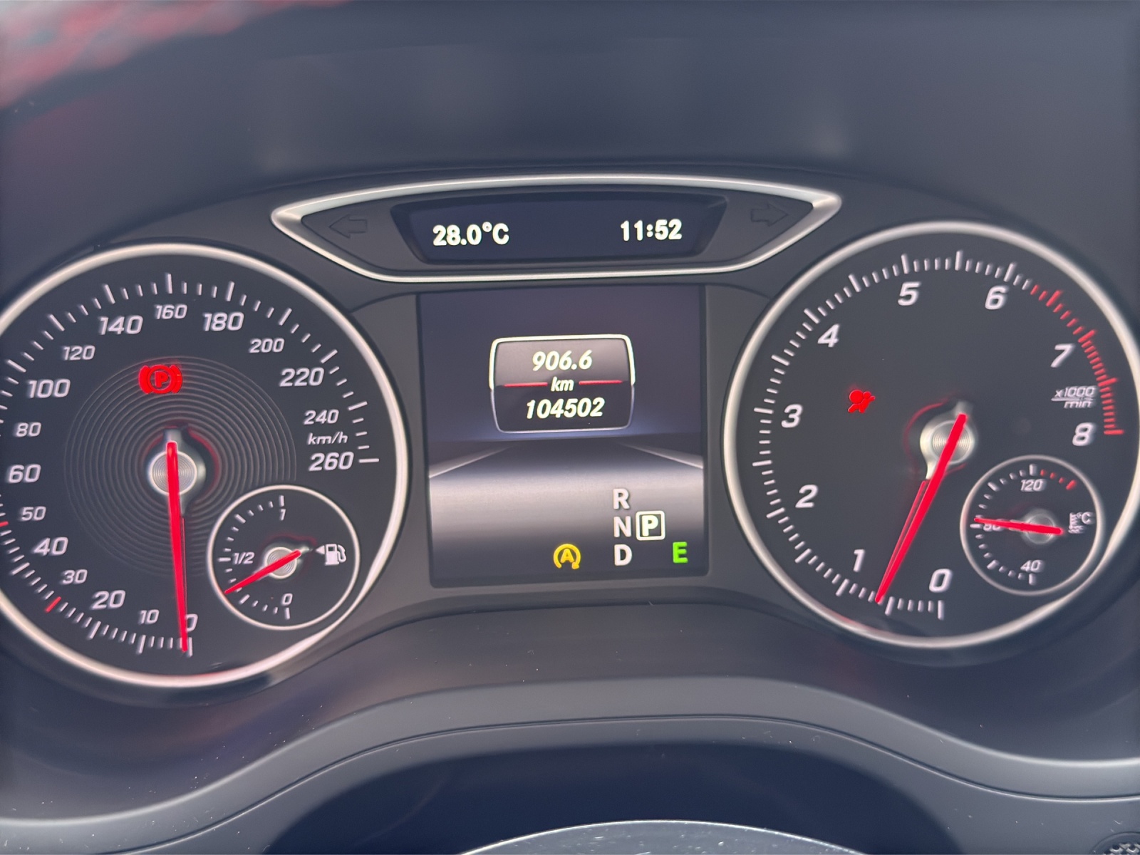 MERCEDES-BENZ B 220 AMG Line 4Matic 7G-DCT-image-10