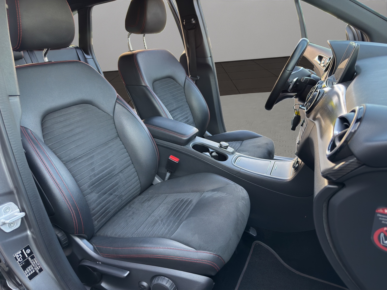 MERCEDES-BENZ B 220 AMG Line 4Matic 7G-DCT-image-16
