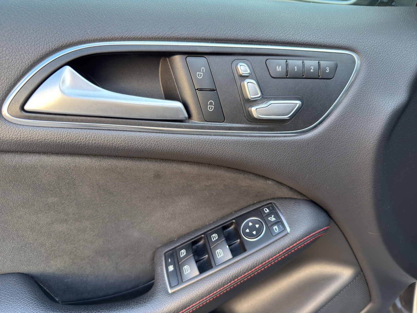 MERCEDES-BENZ B 220 AMG Line 4Matic 7G-DCT-image-20