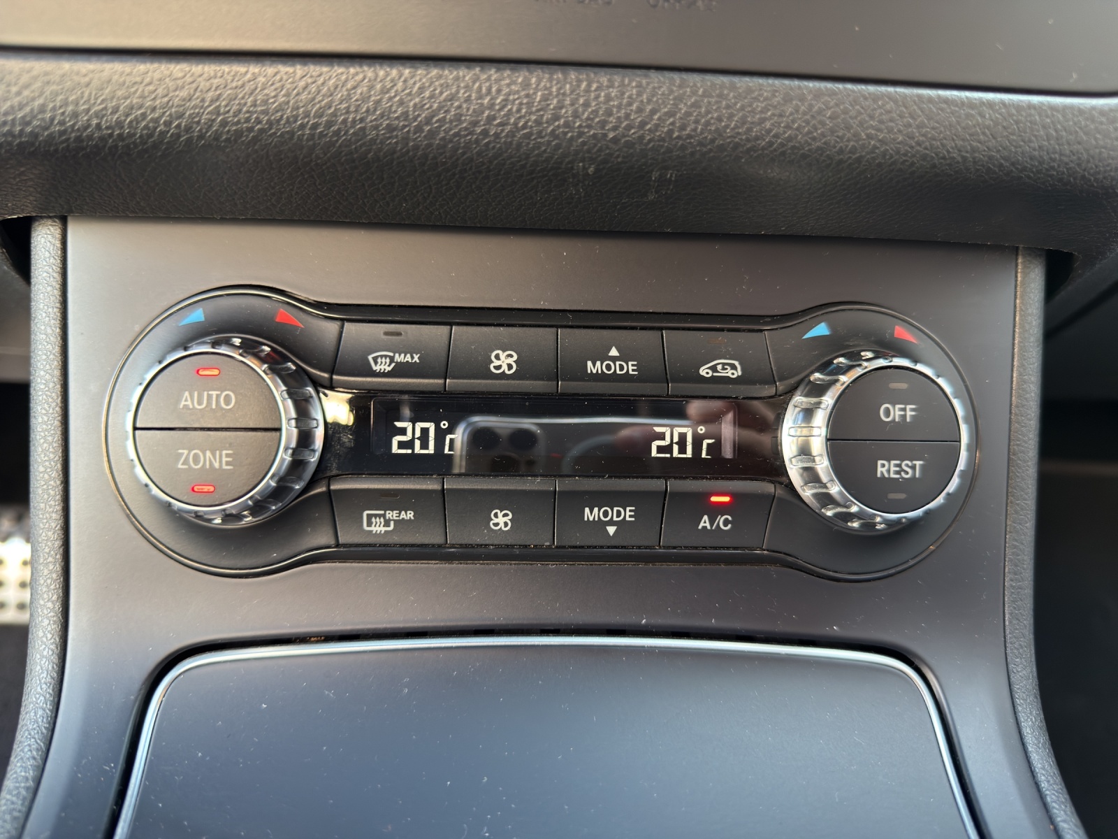 MERCEDES-BENZ B 220 AMG Line 4Matic 7G-DCT-image-15