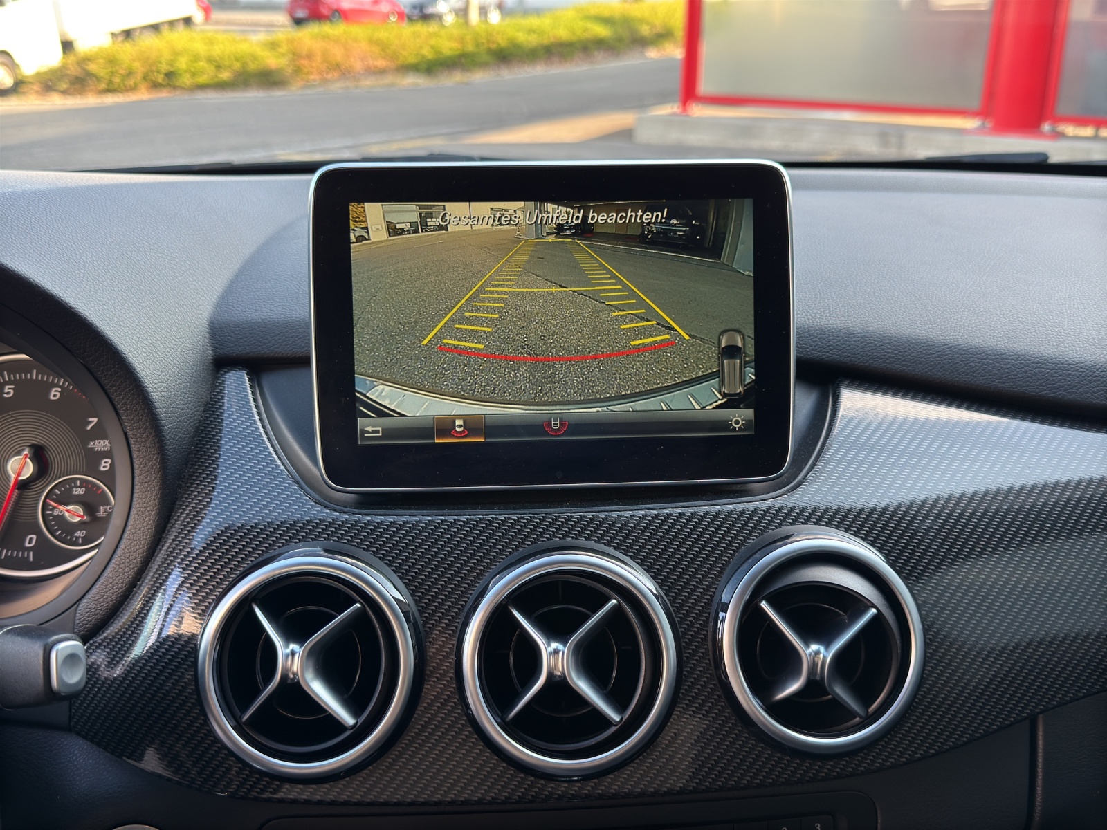 MERCEDES-BENZ B 220 AMG Line 4Matic 7G-DCT-image-26