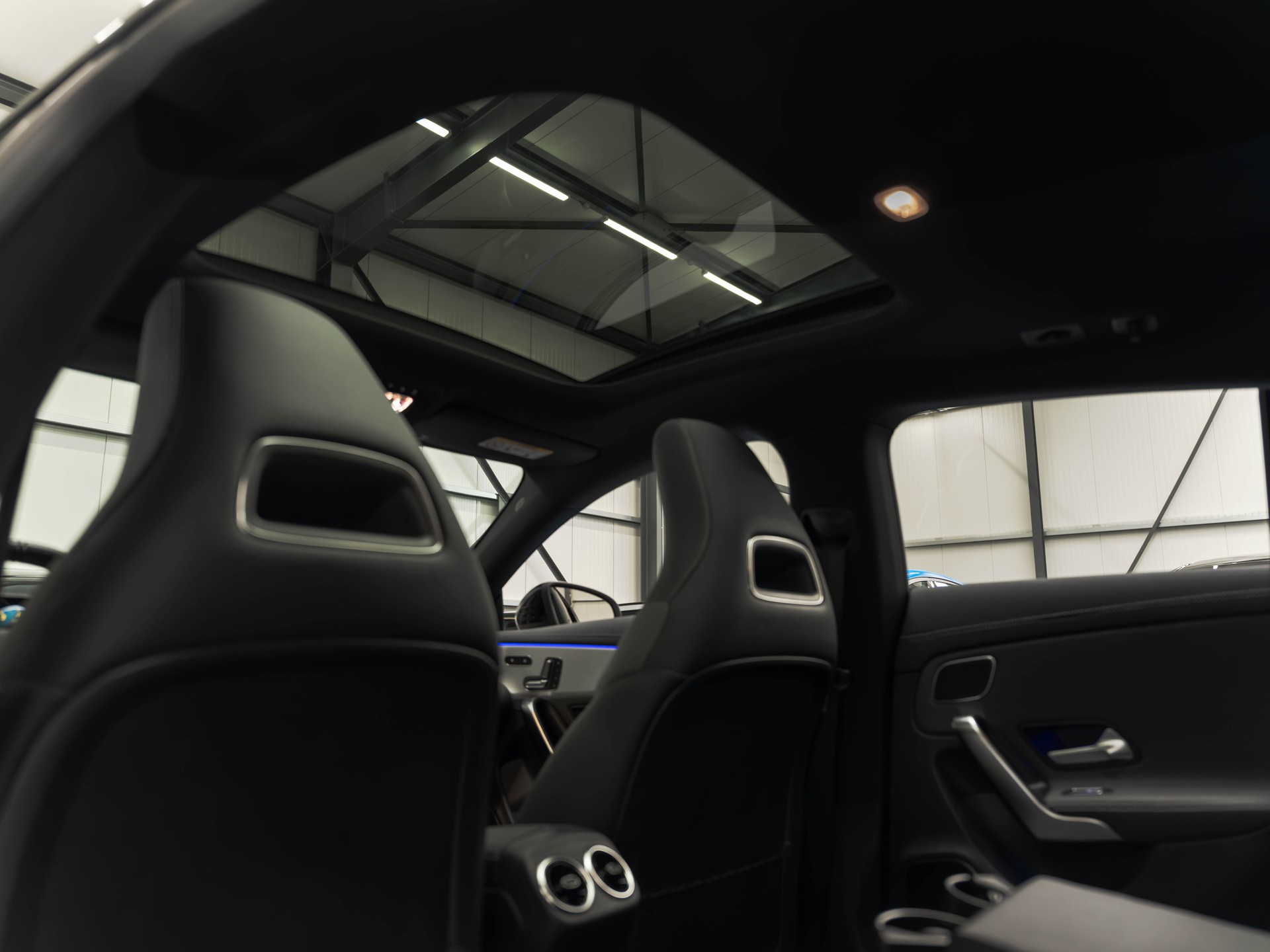 MERCEDES-BENZ CLA Shooting Brake 35 AMG 4Matic 7G-DCT-image-11