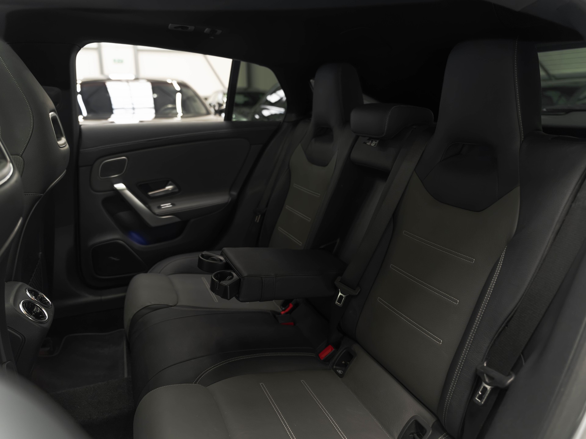 MERCEDES-BENZ CLA Shooting Brake 35 AMG 4Matic 7G-DCT-image-10