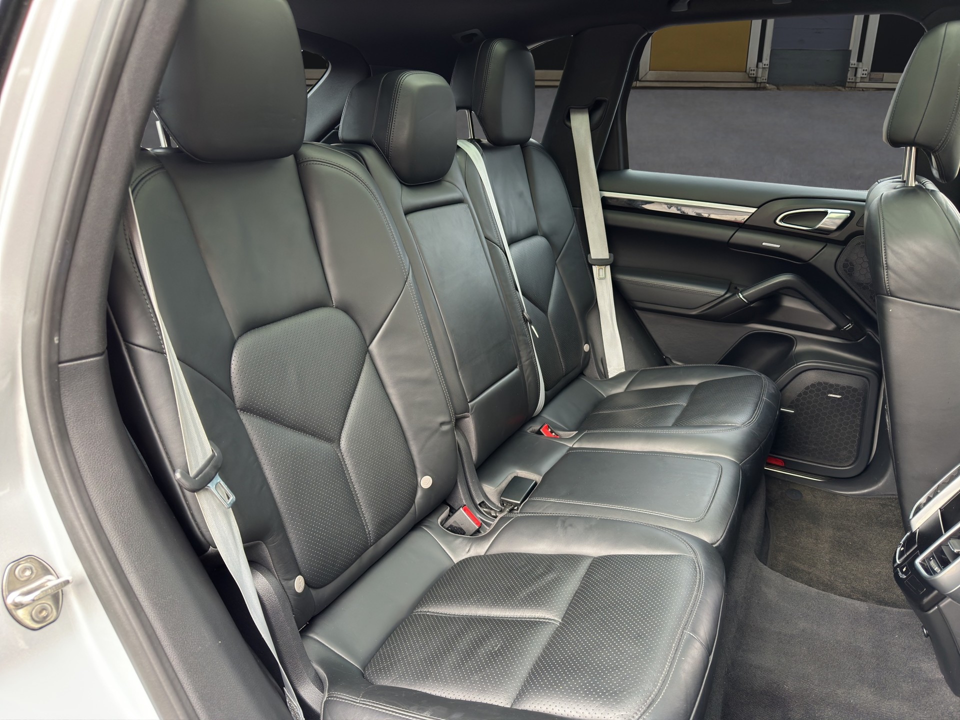 PORSCHE Cayenne S-image-13