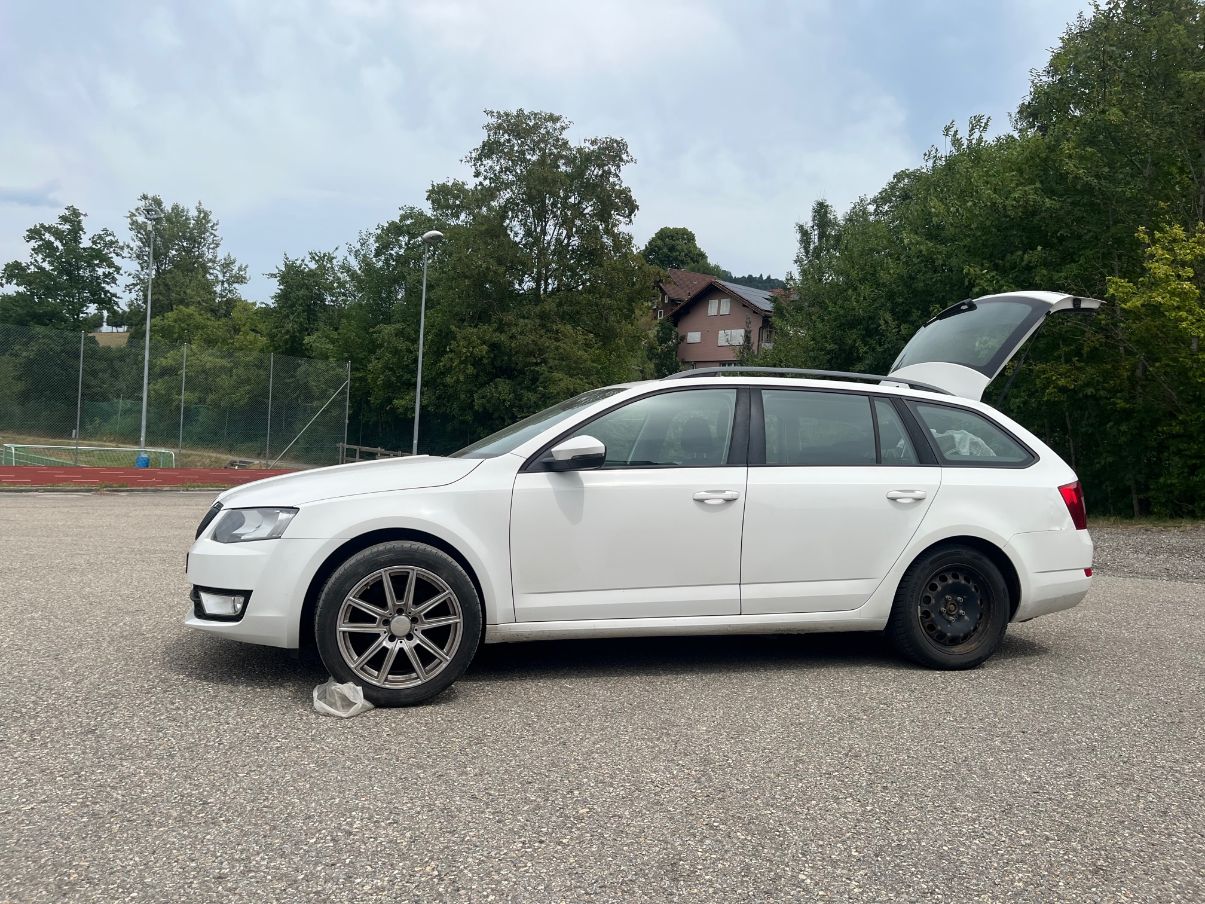 SKODA Octavia Combi 1.6 TDI Ambition 4x4-image-7