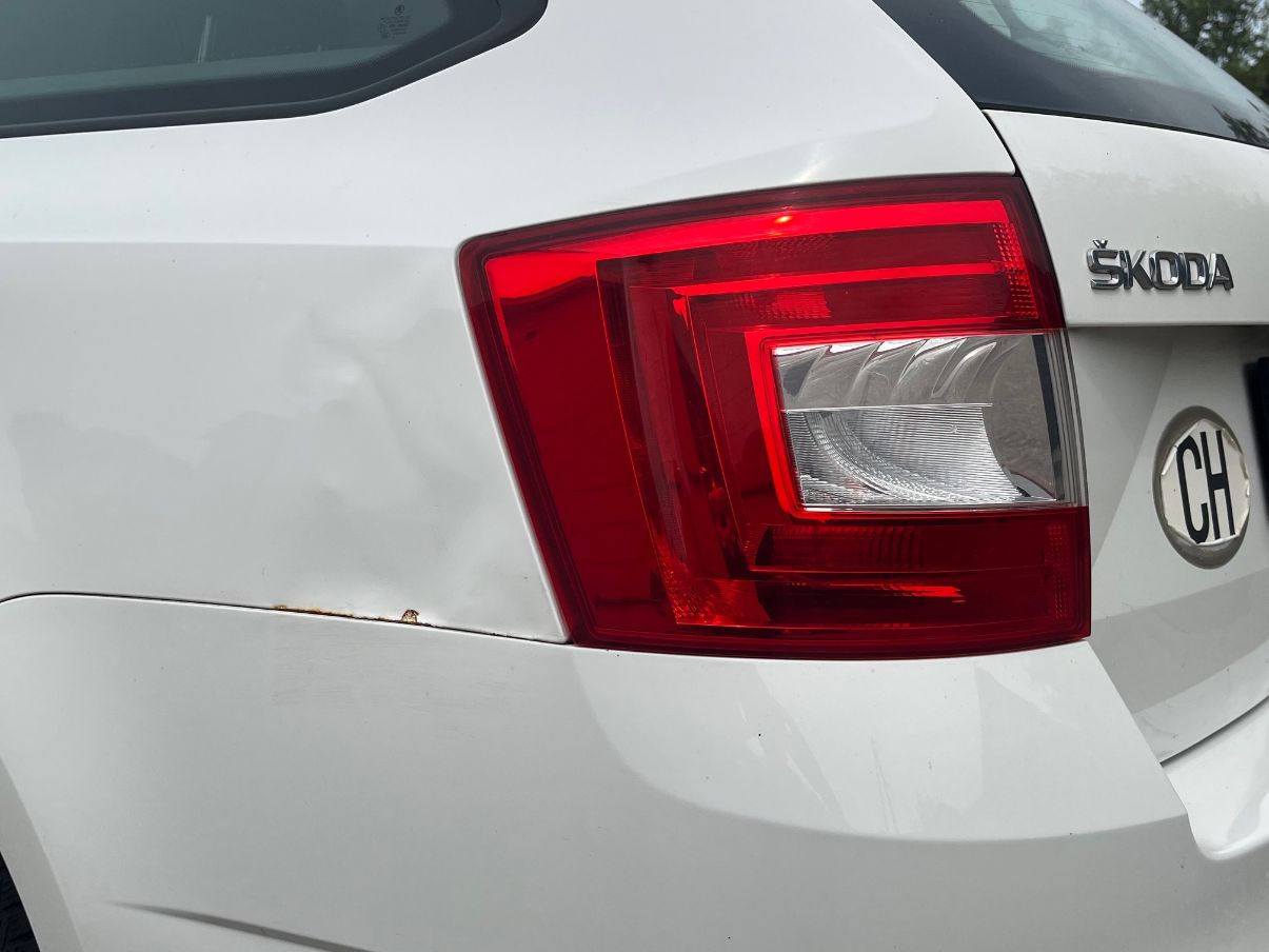 SKODA Octavia Combi 1.6 TDI Ambition 4x4-image-2