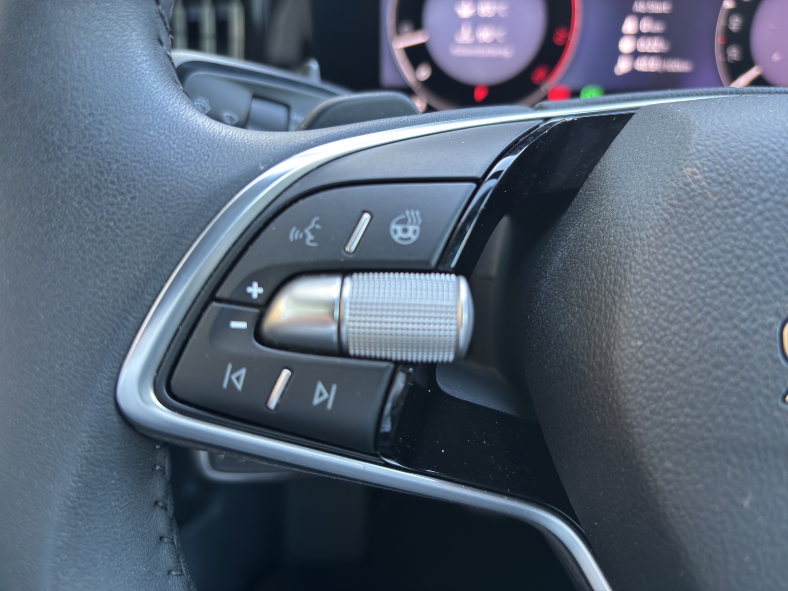 SKODA New Superb Combi 2.0 TSI Selection 4x4 DSG mit AHK & fortl. Werksgarantie-image-15