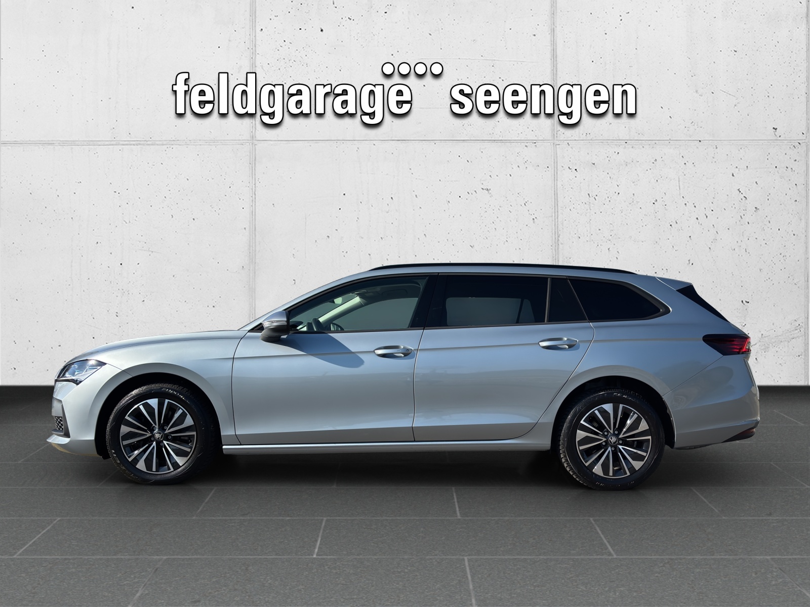 SKODA New Superb Combi 2.0 TSI Selection 4x4 DSG mit AHK & fortl. Werksgarantie-image-1