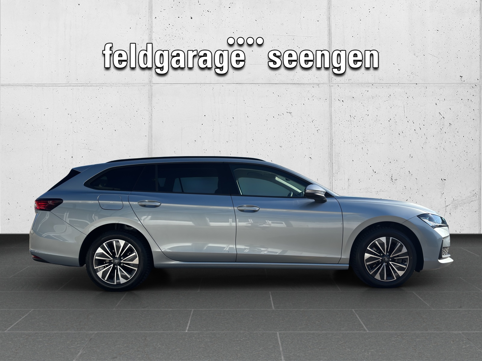 SKODA New Superb Combi 2.0 TSI Selection 4x4 DSG mit AHK & fortl. Werksgarantie-image-3
