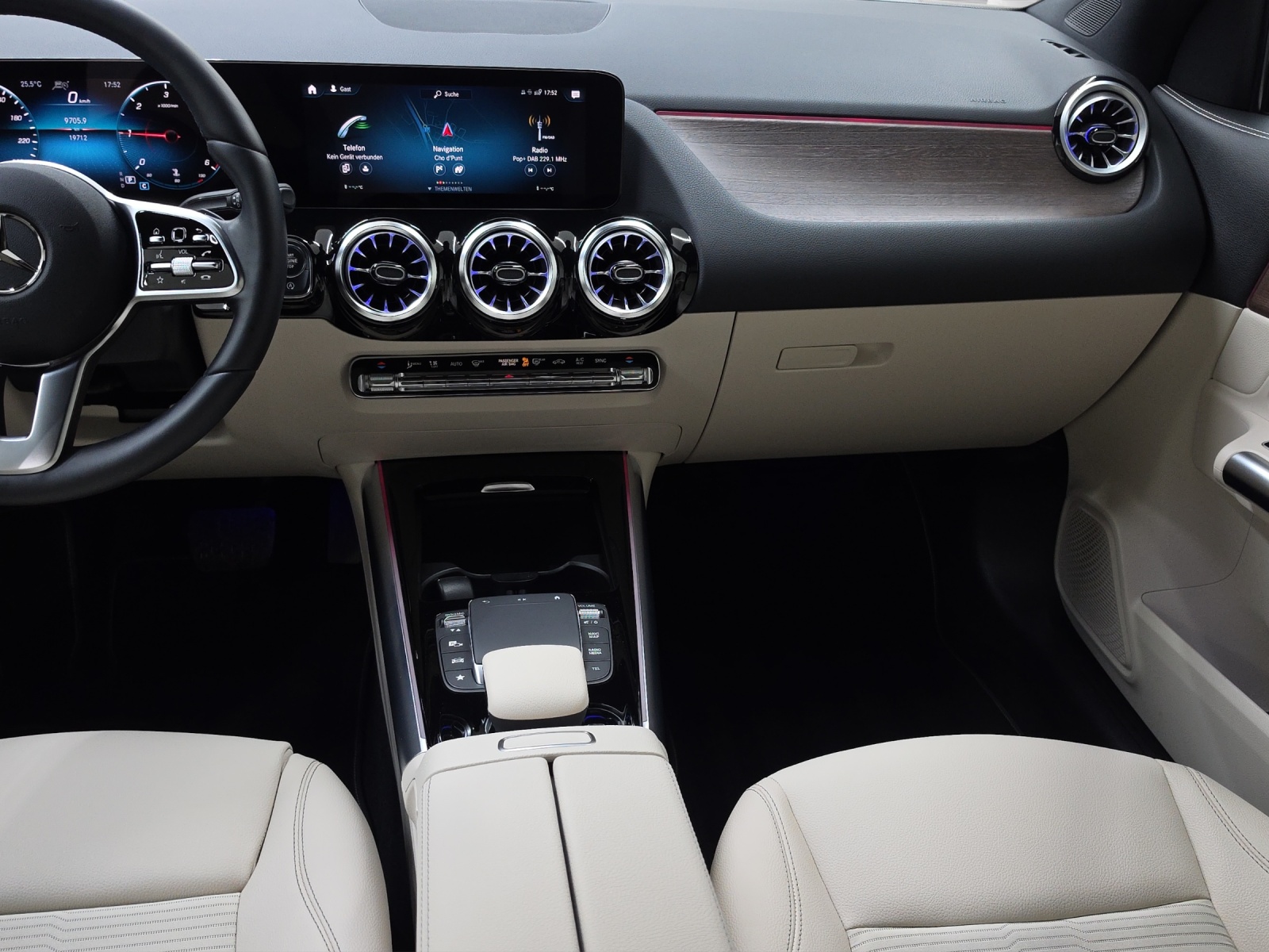 MERCEDES-BENZ GLA 220 d Progressive 4matic-image-9