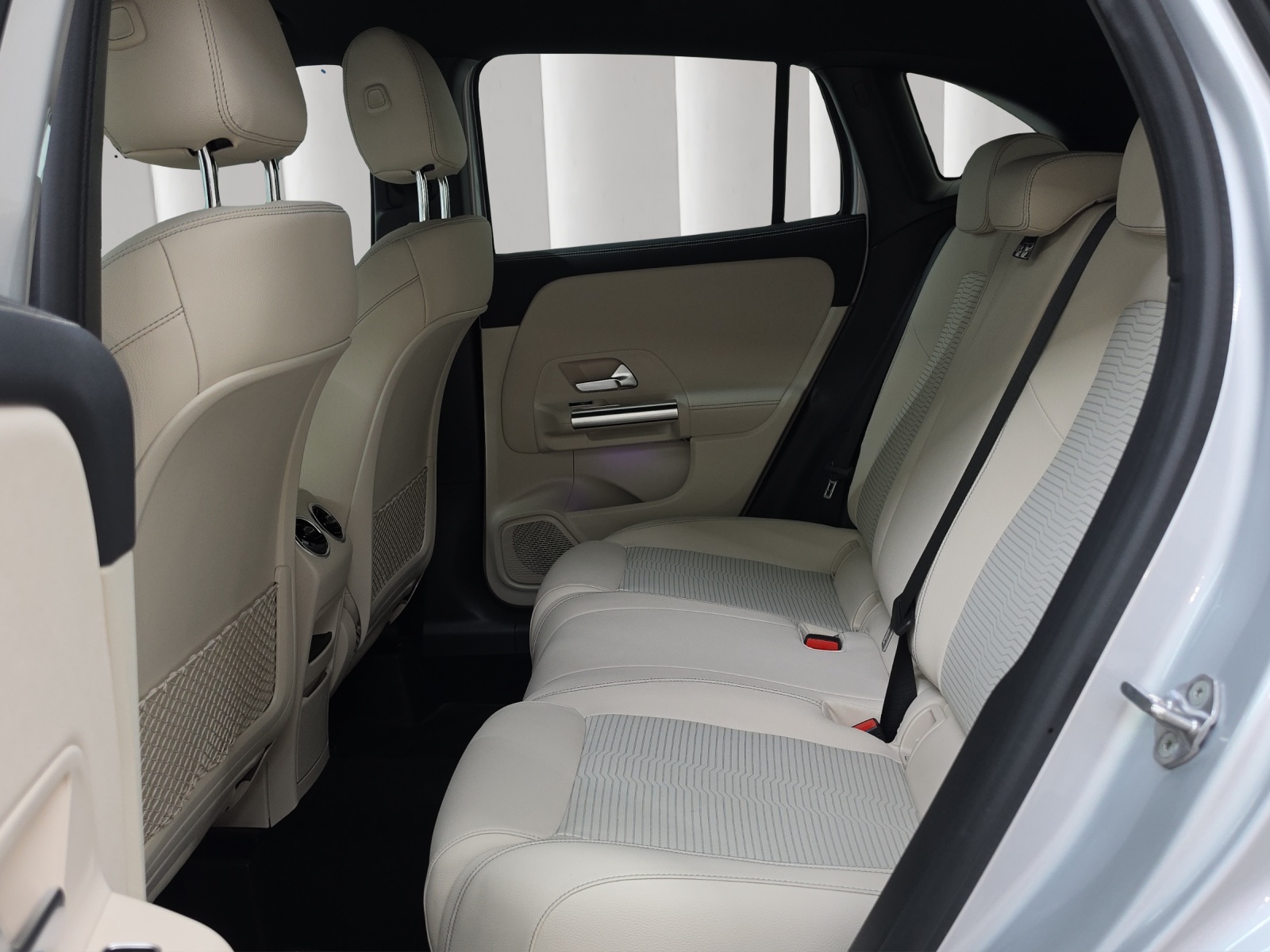 MERCEDES-BENZ GLA 220 d Progressive 4matic-image-12