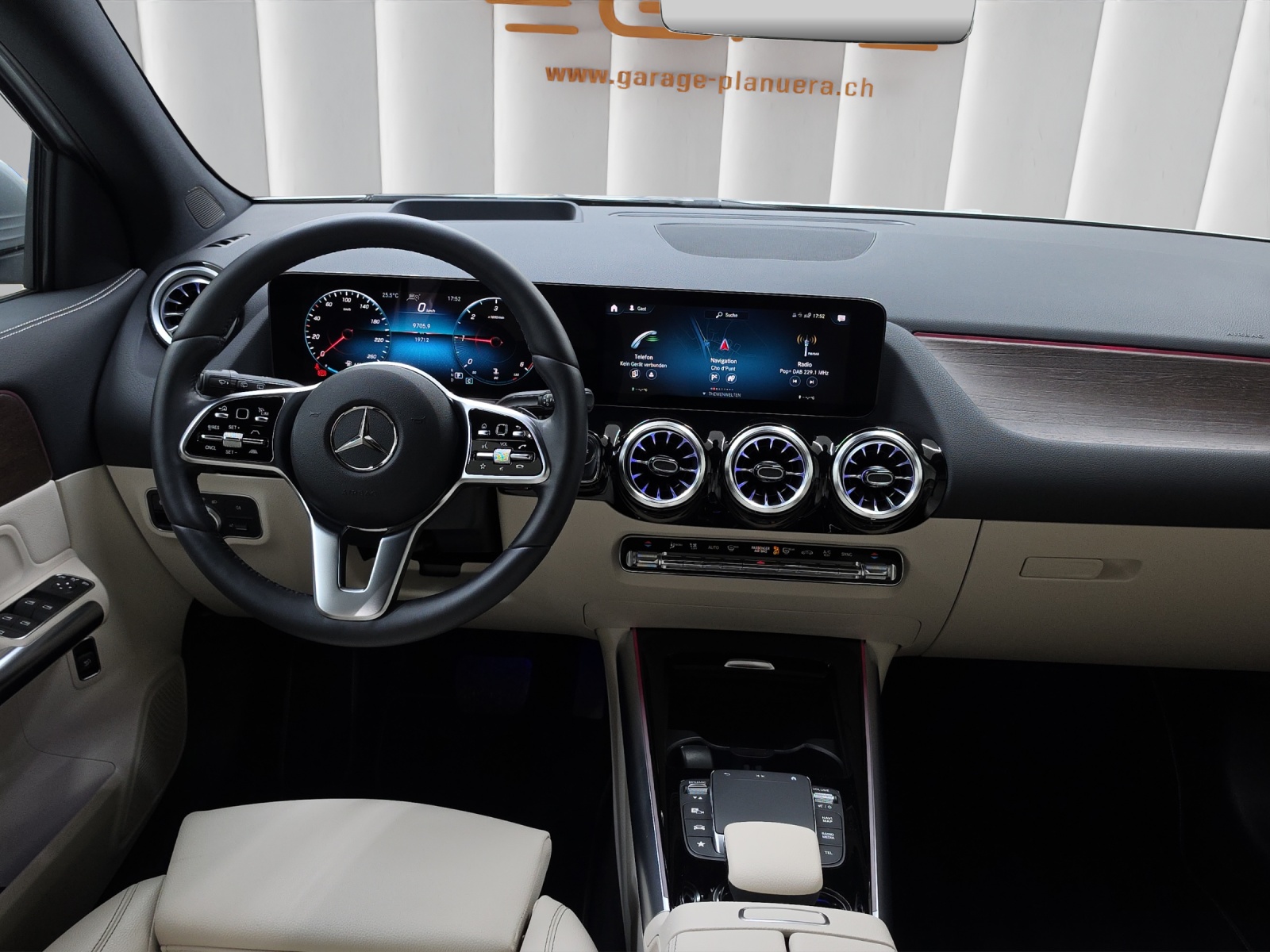 MERCEDES-BENZ GLA 220 d Progressive 4matic-image-8