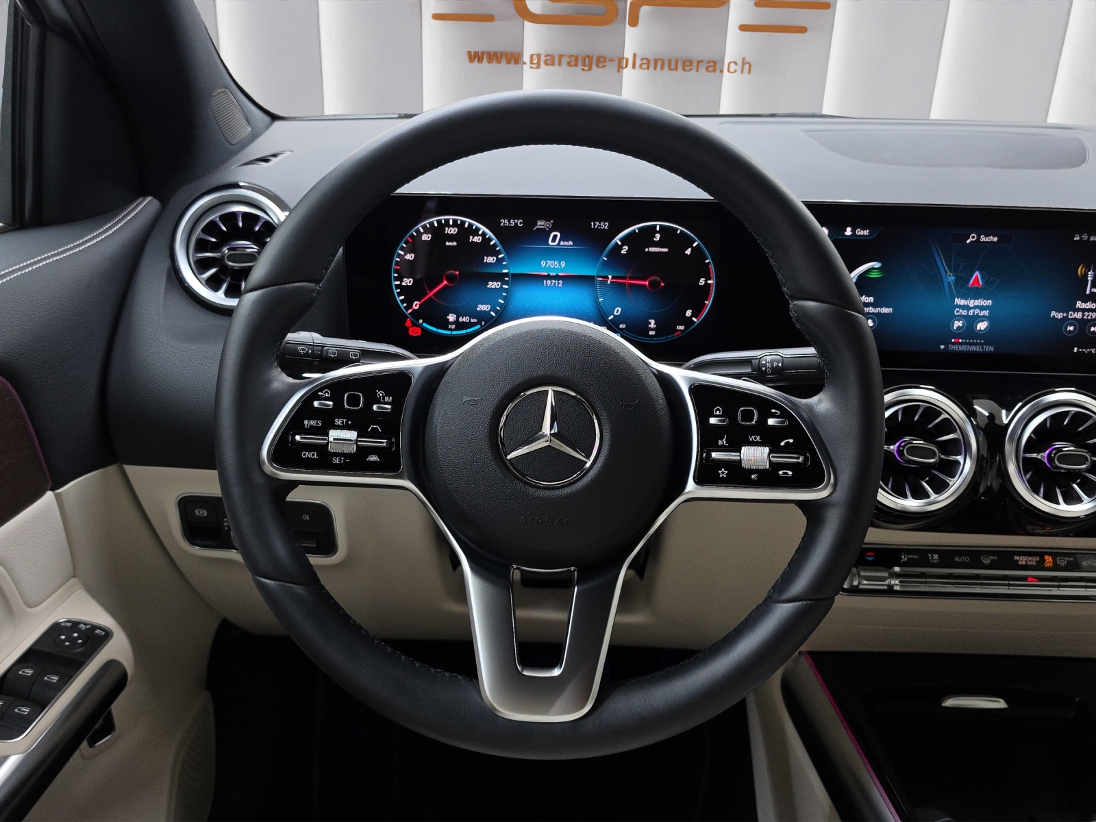 MERCEDES-BENZ GLA 220 d Progressive 4matic-image-7
