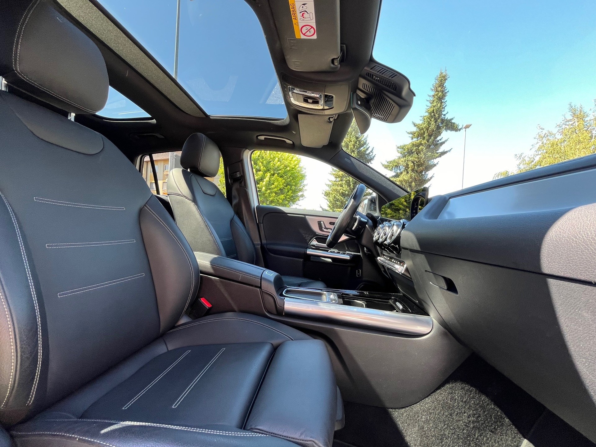 MERCEDES-BENZ GLA 250 4Matic AMG Line 8G-DCT-image-6