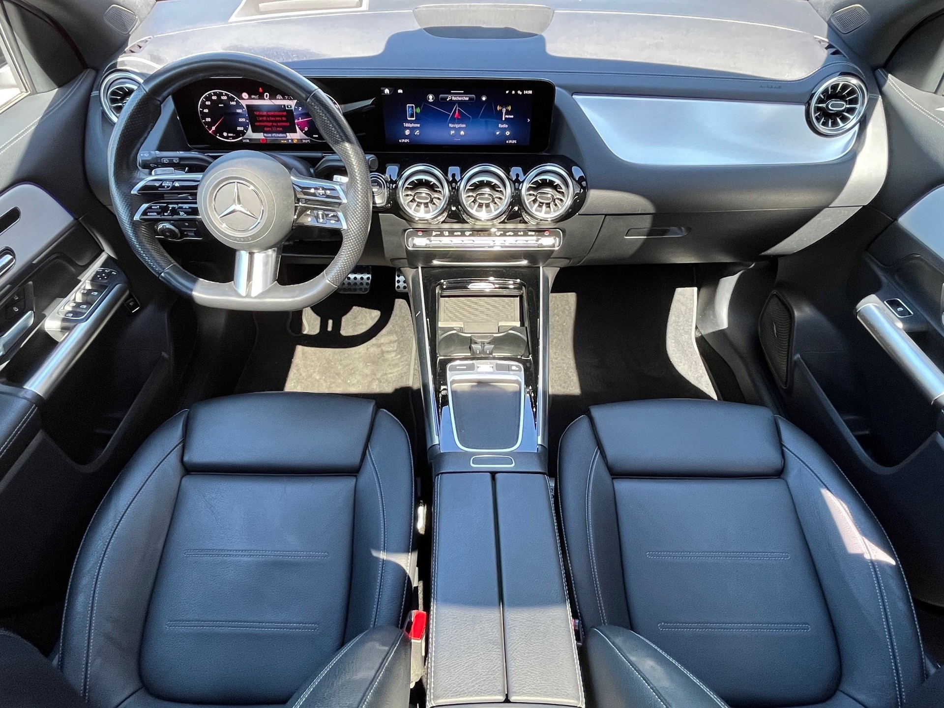 MERCEDES-BENZ GLA 250 4Matic AMG Line 8G-DCT-image-8