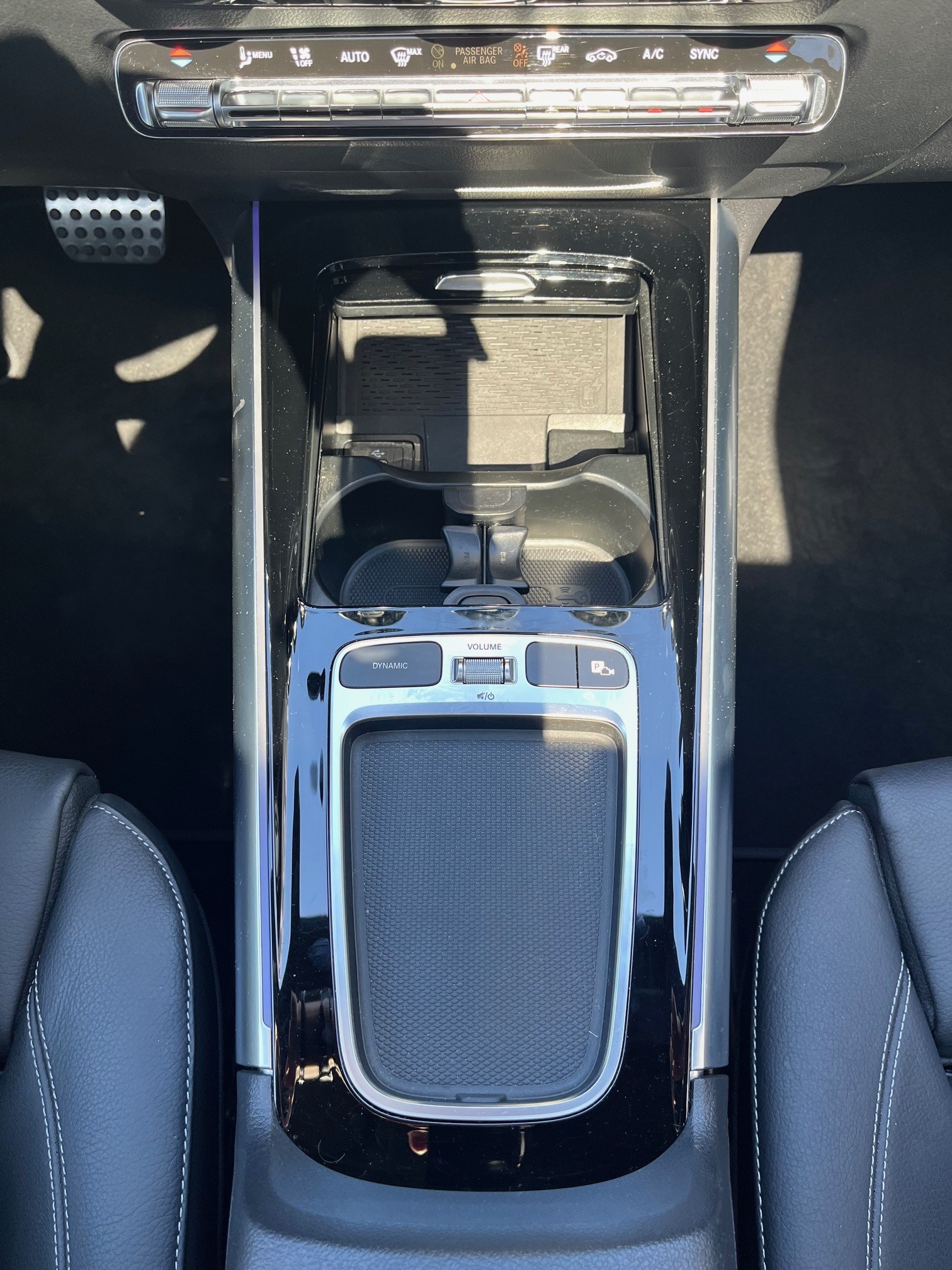MERCEDES-BENZ GLA 250 4Matic AMG Line 8G-DCT-image-14
