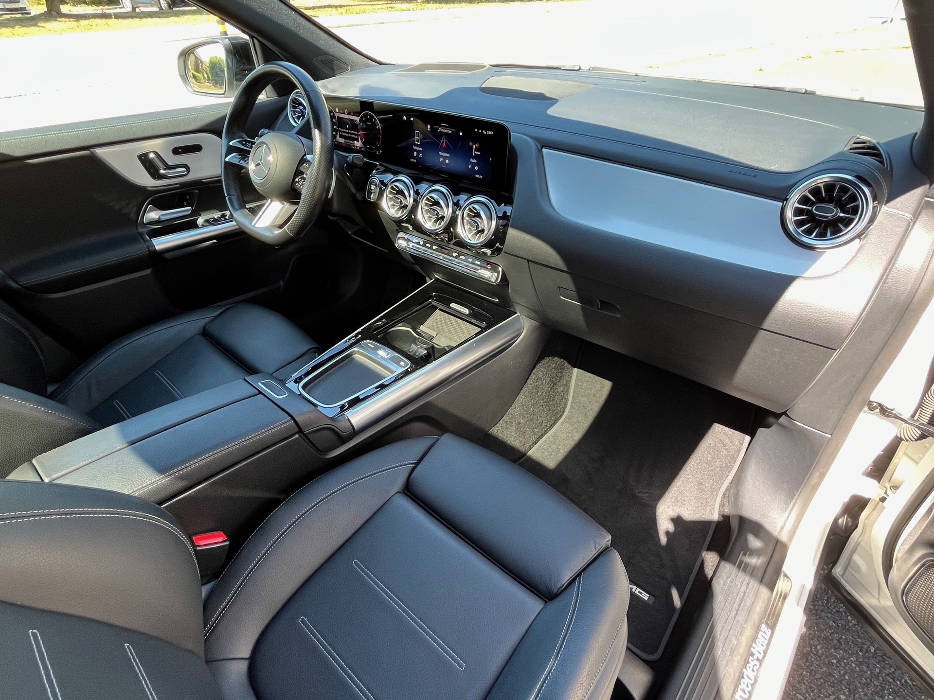 MERCEDES-BENZ GLA 250 4Matic AMG Line 8G-DCT-image-7