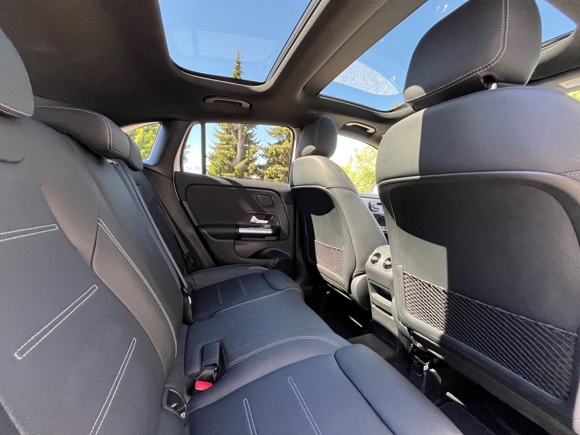 MERCEDES-BENZ GLA 250 4Matic AMG Line 8G-DCT-image-9